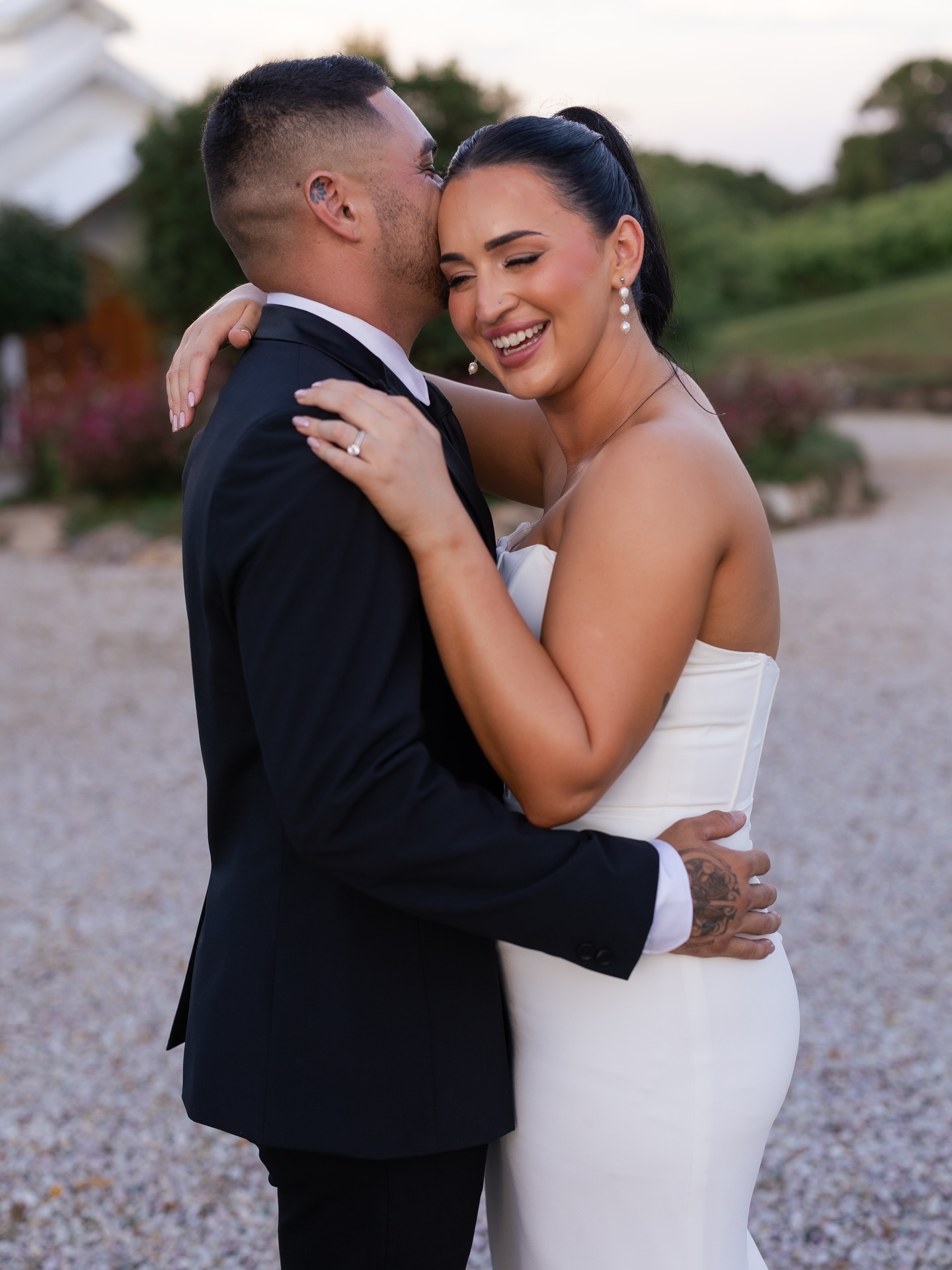 Sometimes love finds us when we least
expect it. For Chelsie and Brooklyn, it
began through friends — two people
whose paths kept crossing until, little by
little, they found themselves drawn to
each other.
What started naturally and unexpectedly
grew into something extraordinary.
Neither of them saw it coming, but once
they did, there was no looking back. 🤍
Bride @chelsiemaree13
Venue @summergroveestate
Celebrant @marriedbytash
Florist & stylist @auroraandcoevents
Dress @mwlbride
Makeup @loumakeupartistry
Hair @makeuphut__
Entertainment @chrishutchisonweddings
Accessories @thewholebride
Photographer @figtreepictures
@tweedcoastweddings
#beautifulwedding
#weddingcelebrant
#marriagecelebrant
#moderncelebrant
#funcelebrant
#celebrantlife
#celebrantstyle
#personalisedceremonies
#loveledceremonies
#marriedbytash #summergroveestate