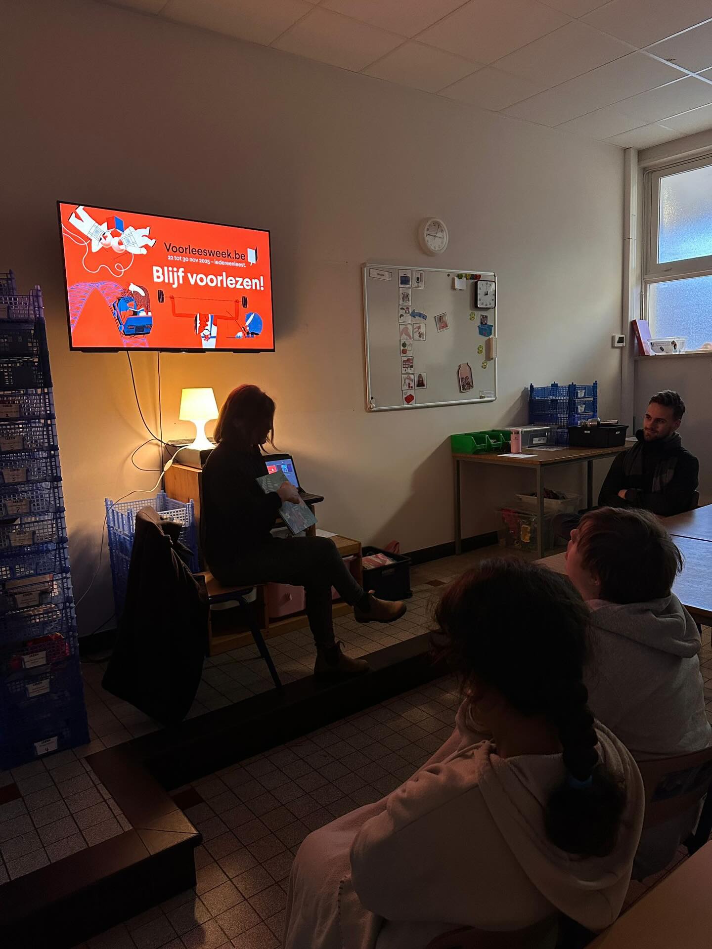 Tijdens de voorleesweek werd onze school extra gezellig!
We genoten van taal, luisterden aandachtig en lieten ons meenemen in een prachtig verhaal over vrede.