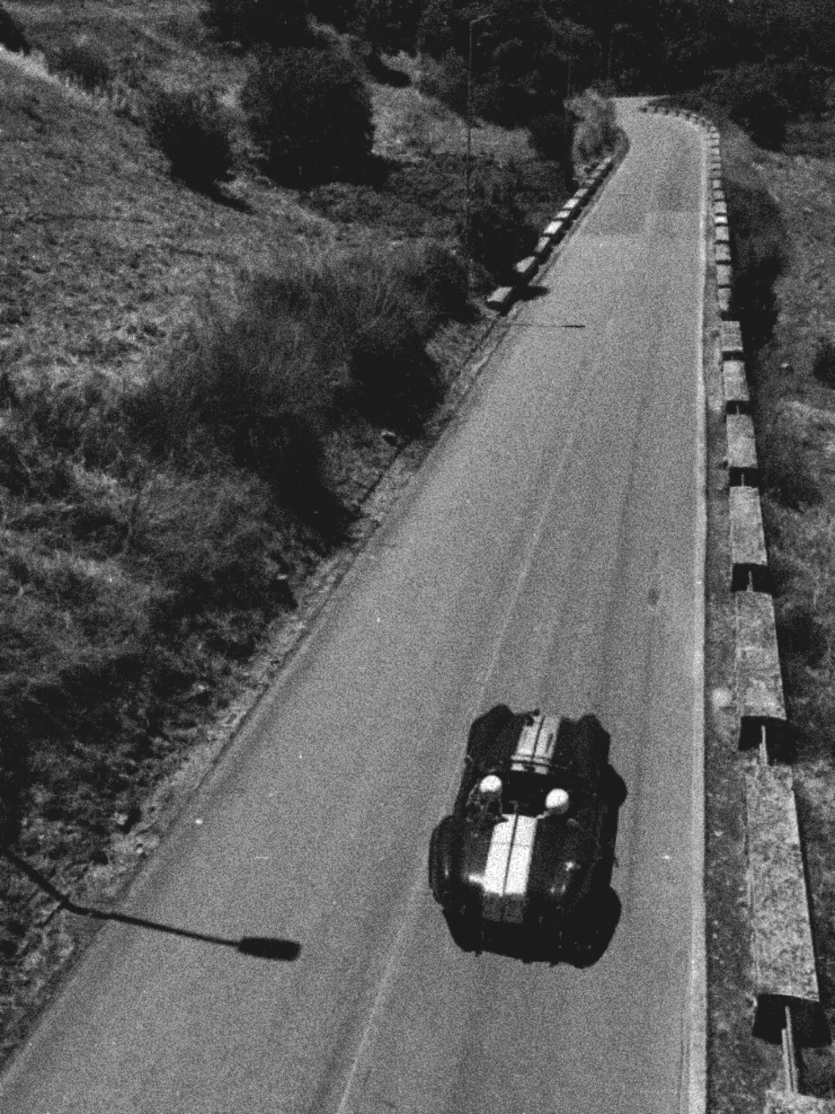Il rombo del motore è la traccia musicale di un viaggio senza tempo. Come queste auto e come questa foto.
Tra i profumi e le strade di Sicilia, la storia dell’automobilismo riprende vita. Qui, la velocità ha un sapore autentico, che per noi, sa di casa 🤍
#TrapaniMonteErice