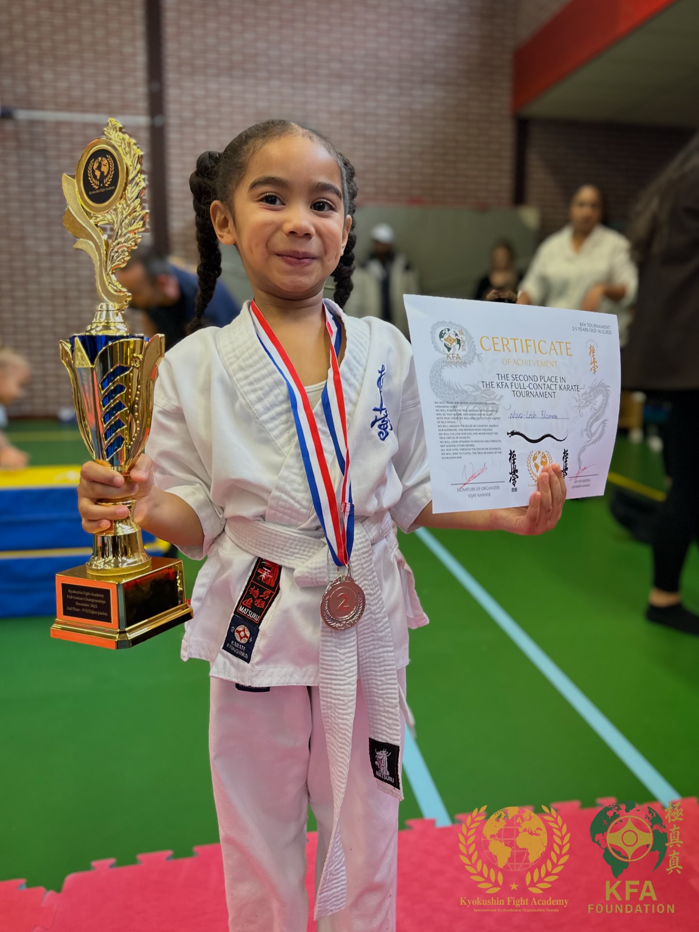 Making National History: The First Full Contact Club Championship for Ages 2โ4 ๐ฅ๐ถ
Today, on the 14th of December 2025, we proudly organized the very first KFA Full Contact Karate Club Championship for children aged 2โ4 years at the Kyokushin Fight Academy in Spijkenisse (the Netherlands).
This was more than an event โ it was a nations-first.
No pressure, no winners or losers, only courage, discipline, respect, and joy.
At this age, stepping onto the mat already means victory.
We believe that character is built early.
Today, these young warriors took their first steps in a journey of confidence, resilience, and growth.
A historic moment for our Academy โ and for our sport. Credits go out to everyone who helped out on this day.
Made possible by the @kfafoundation
Osu!!
#kyokushin #karate #love #sports #babykarate