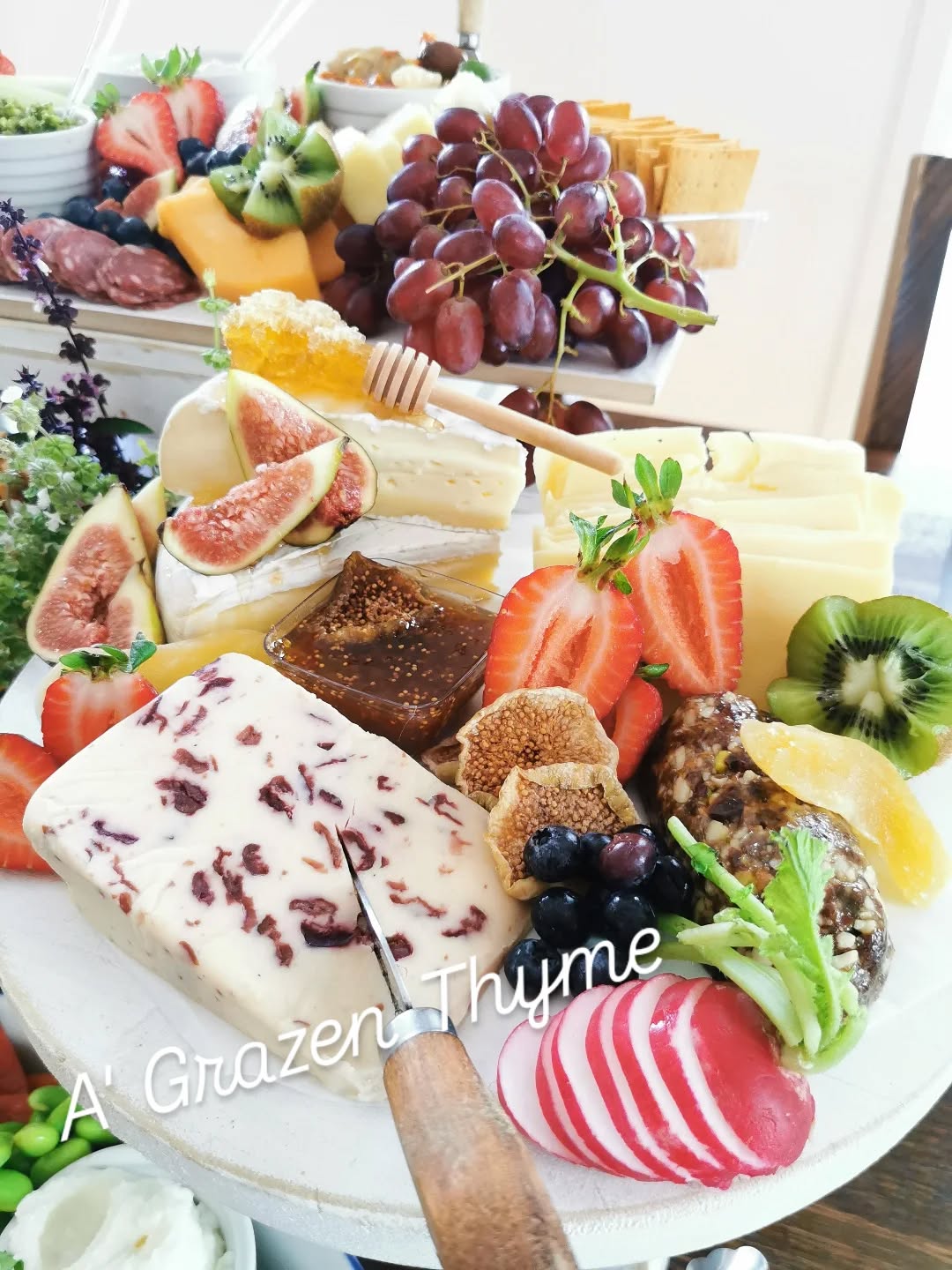 Christmas Cheer 🎄
#grazingtablesandcheeseboards #GrazingPlatter #christmastime