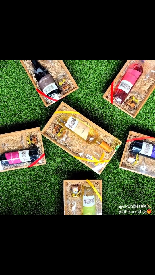Only at @nkwholesale 94c Old Hope Road. What's under your tree this season🎄?
#nkwholesale #wineforchristmas #lifekonectgifts