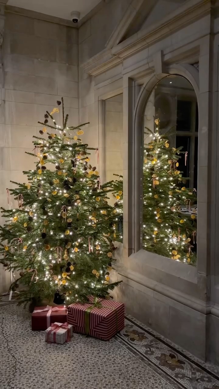 Sleigh • Sparkle • Sip ✨
Still dreaming about last week’s setup.
Candlelit Pilates, softly glowing candles, beautifully wrapped gifts, considered styling details and festive touches that made the event feel intimate, calm and intentional.
Every element was designed to slow you down and be felt, not rushed.
Thank you to @behosted__ hosted for supporting the setup with such beautiful styling touches and helping elevate the finer details of the evening.
Pilates Event • Christmas Event • Event Styling • Candlelit Pilates • Wellness Event • Adhone Pilates • Hampshire Events