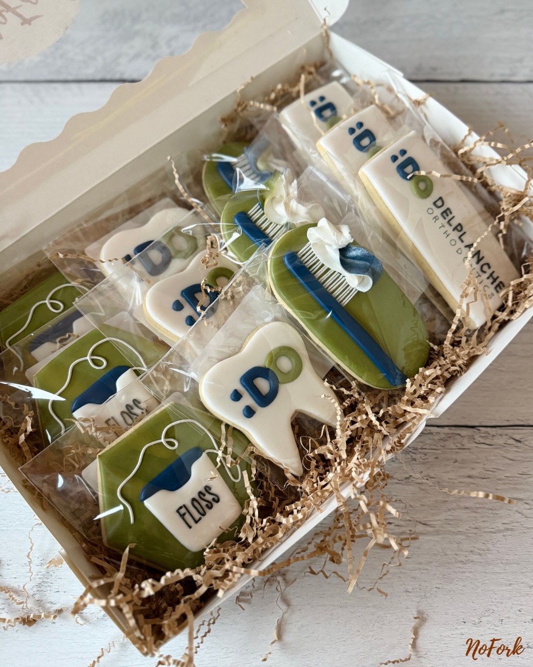 Treatment Plan Goal: Selfie game on point
Current Status: 16 trays away?! 🤞🏼📸
…Since 2021 we’ve gone through about gazillon Invisalign trays juggling 5 implant surgeries, miscellaneous crowns, and other fun surprises along the way😮💨 Never have I had an appointment where we are not laughing in the pursuit of perfection.
After many years together, I realized @do.smiles probably deserved some Christmas cookies to say ‘Thank You’🙏🏼 for the ongoing patience and care in my complex case.
Delplanche & Rassouli (from Sylvan Implant) are the ultimate dream team, and the only reason I don’t hate the dentist after all. the. things. …I think I’ll actually miss your LO office after my grill is finally done 😂
Merry Christmas to the whole Delplanche Orthodontic Team…and shoutout to Kell & the girls who make scheduling and scans a breeze ❤️
XOXO,
Your most complicated🦷…sometimes late 🚗…but super nice client who knows how to bake stuff 🤣
(AKA Toni of NoFork)
#nofork #celebratingmadeeasy #eatwithyourhands #noutensilsrequired #dentalcookies