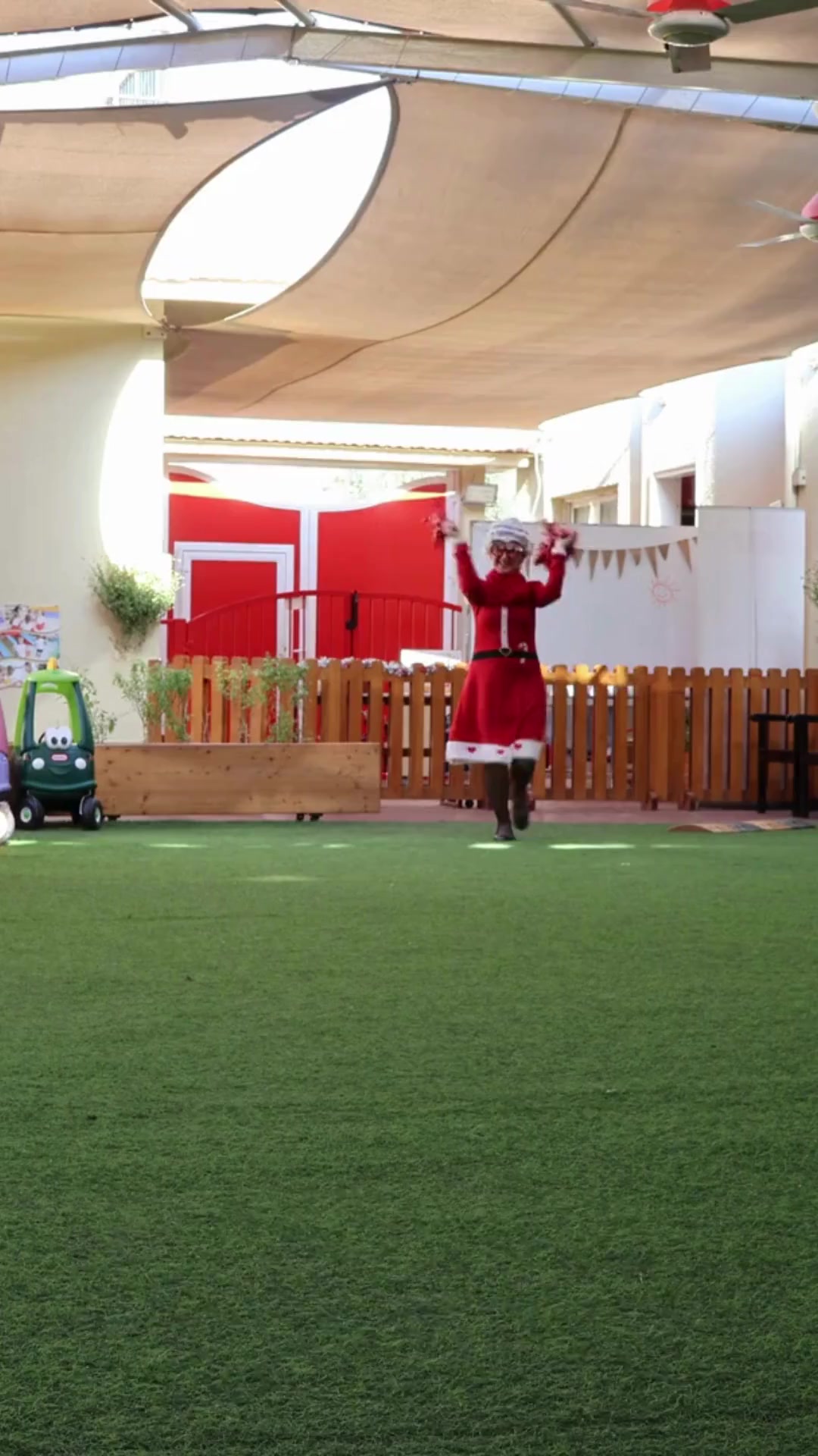 All children love to play — and in Montessori, what truly matters is how we respond to them. ✨
We gently guide children by offering meaningful choices, supporting their autonomy and sense of independence. When Mrs. Claus visited, each child was invited to choose how they wanted to receive their gift:
🎄 1, 2, 3… sit on my knee?
🎄 1, 2, 3… stand beside me?
A simple choice, but a powerful way to honour their comfort, consent, and individuality. 🤶❤️ Wishing all our Little Land families a Merry Christmas — we can’t wait to welcome you back in the New Year!
#Consent #MontessoriInAction #ChildLedChoices #MontessoriDubai #DubaiMums #DubaiParents #DubaiNurseries #EarlyYearsDubai #MontessoriLife #LittleLandNursery