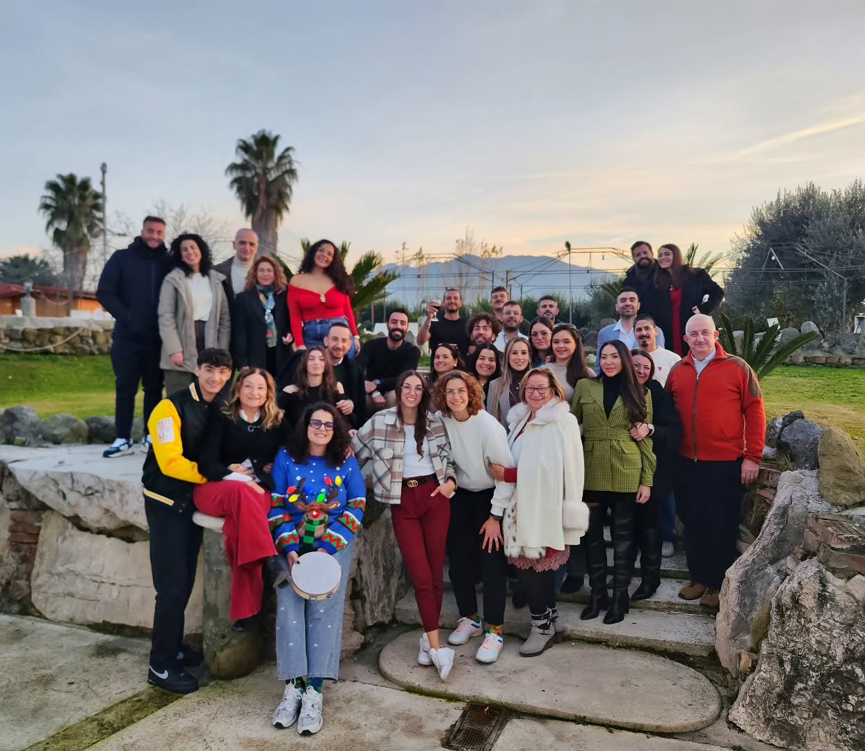 Il nostro lavoro ha senso grazie a voi. Perché ogni sorriso, ogni “ce l’ho fatta”, ogni piccolo passo avanti è il segno che insieme stiamo costruendo qualcosa che va oltre il fisico: un modo di essere, un legame, una forza collettiva che ci unisce.
Perché qui dentro non ci sono solo pesi e allenamenti: c’è una squadra, una famiglia, una storia che cresce ogni giorno
Per questo vi diciamo grazie!
Le vostre coach ❤️
•
•
#heronforcearea #community #gymmotivation