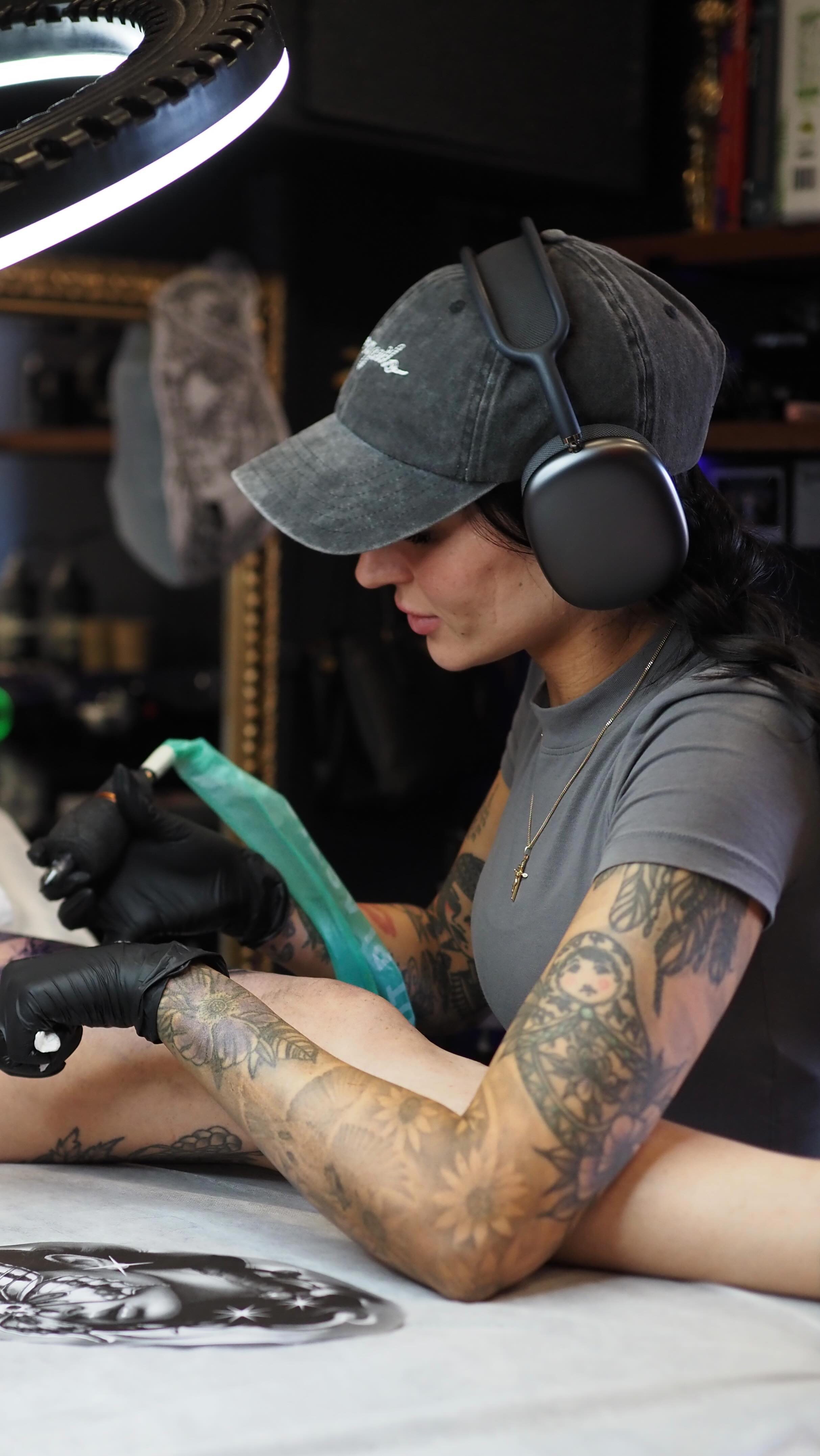 We can’t wait to see this one finished by @taliajamestattooer 🦋
.
.
.
.
.
.
.
.
.
.
.
.
#perthtattoo #perthtattoogroup #blackandgreytattoo #butterflytattoo #ladyfacetattoo