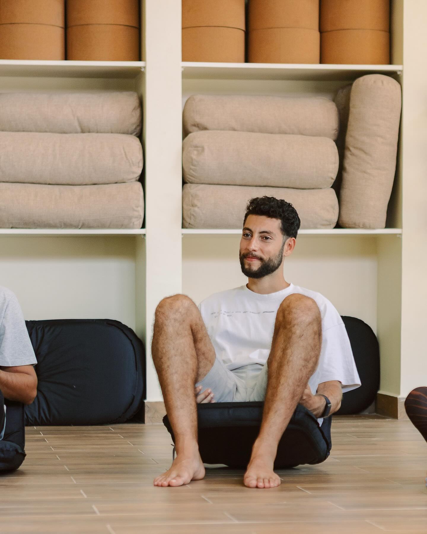 Healing grows when every voice is welcome 🤍
At Umoja, our circles are for everyone - women, men, and all genders, because both the feminine and the masculine offer wisdom, grounding, and strength.
Seeing men show up with openness, curiosity, and heart reminds us that healing is not a “women’s space”… it’s a human space.
A space to share, to listen, and to be seen, without roles, without expectations, simply as you are.
Unity begins when we sit together.
You are welcome here, always.
#BeUmoja #togetherness #wellnes #holisticwellness #holisticliving #mediation #mindbodysoul #daressalaam #tanzania