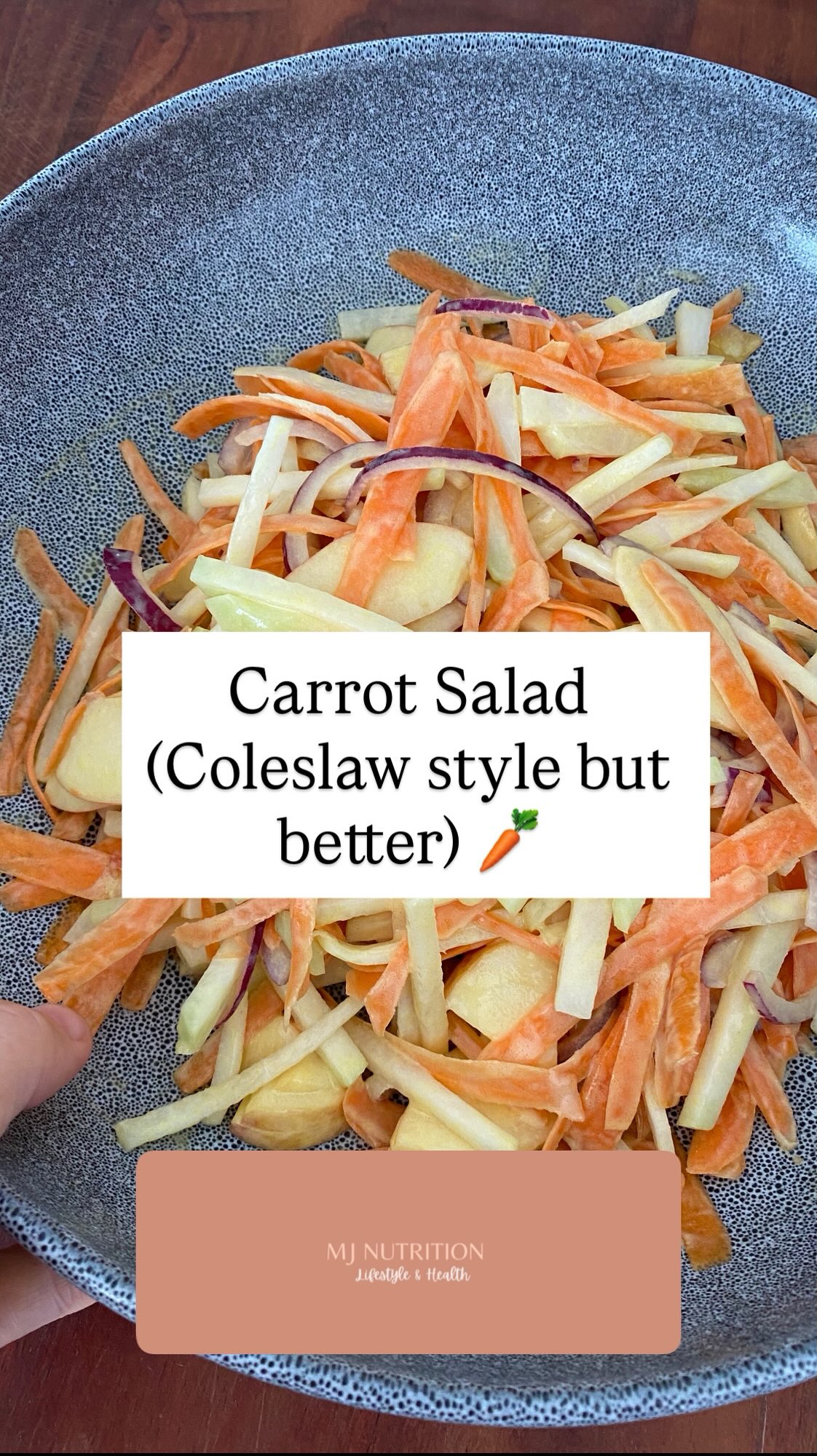 🥕✨ Crunchy Carrot Salad (Healthy Coleslaw ) ✨🥕
This crunchy carrot salad is one of those throw-together recipes that works with almost anything.
It is a fresh, crunchy, healthy, lighter, more nourishing coleslaw-style salad made with simple, whole-food ingredients.
What’s in it:
🥕 Carrots (for fibre + beta-carotene → great for skin, immunity & digestion)
🥬 Kohlrabi, part of the cabbage family, so brilliant for gut health
🍎 Apple (a little natural sweetness)
🧅 Red onion (prebiotic goodness)
🥣 Creamy dressing: mayo, mustard, apple cider vinegar & honey
How to:
Mix the dressing first, then add sliced red onion, chopped apple, julienned kohlrabi and carrots. Toss and you’re done.
Serve it alongside a sandwich, with grilled chicken or fish, or as a colourful addition to any lunch or dinner spread.
Simple, balanced, and full of crunch. 🥕💛
#HealthySideDish #CarrotSalad #WholeFoodNutrition