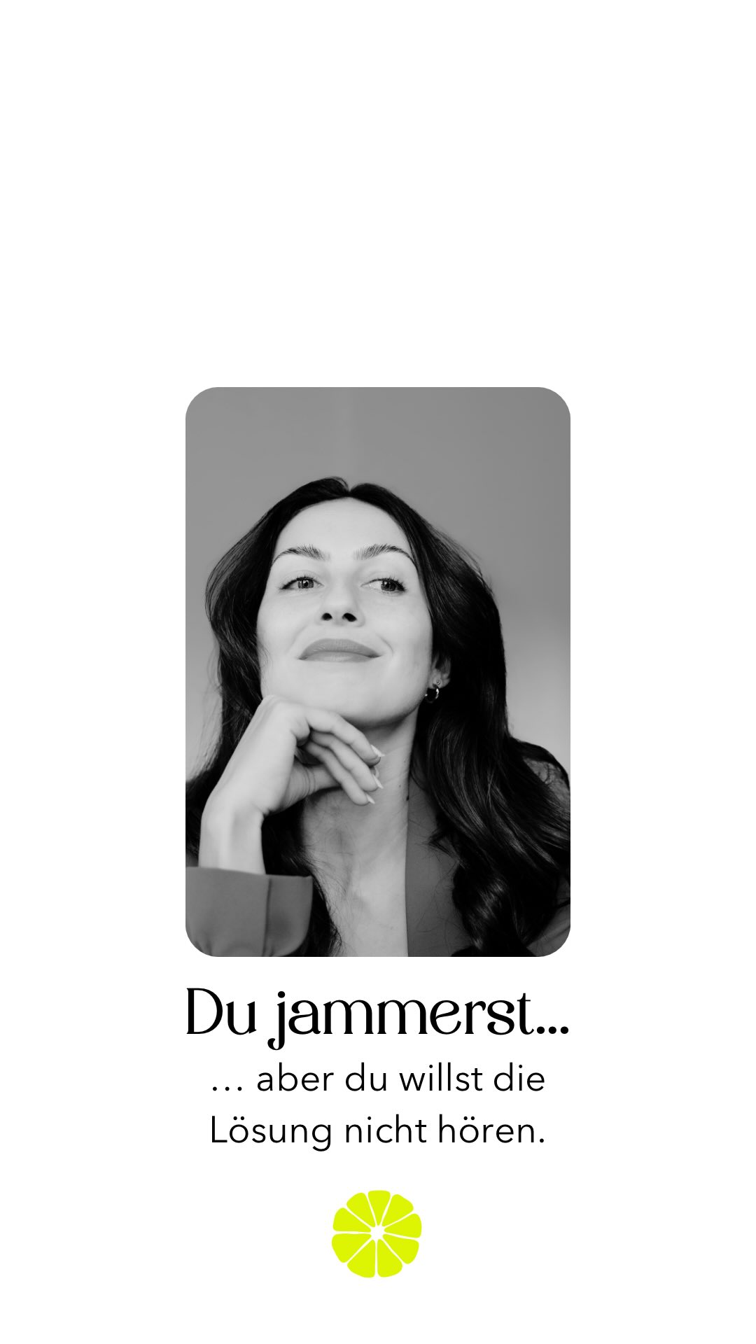 Wir wünschen uns Veränderung –
aber manchmal nur die,
bei der wir nichts ändern müssen.
Wir wollen Energie,
aber ohne Schlaf.
Wir wollen Balance,
aber ohne Entscheidungen.
Wir wollen Leichtigkeit,
aber ohne loszulassen, was schwer ist.
Ich war da auch.
Lange.
Bis ich gemerkt habe:
Lösung heißt nicht: perfekt.
Lösung heißt: anfangen.
Und oft ist es genau der Schritt,
der sich so lächerlich klein anfühlt,
dass wir ihn fast übergehen.
🤍
Welchen kleinen Schritt brauchst du heute?
Sag’s mir – ich helfe dir, ihn leicht zu machen.
#selbstverantwortung
#weiblichegesundheit
#femaleempowermentde
#realtalk
#mindsetwechsel
#ehrlichgesagt