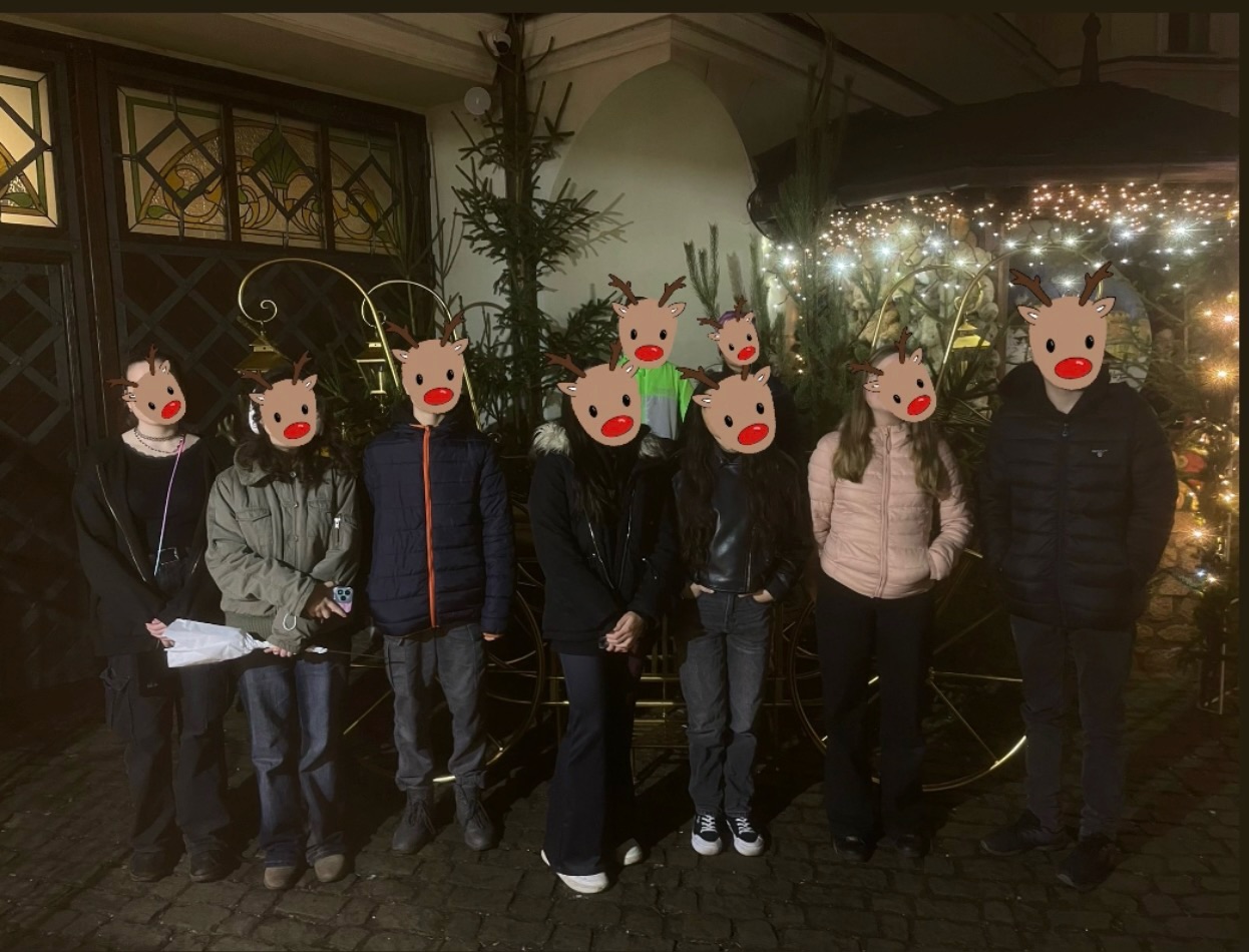 Tolik sobíků s námi jelo na výlet🤭😂🦌