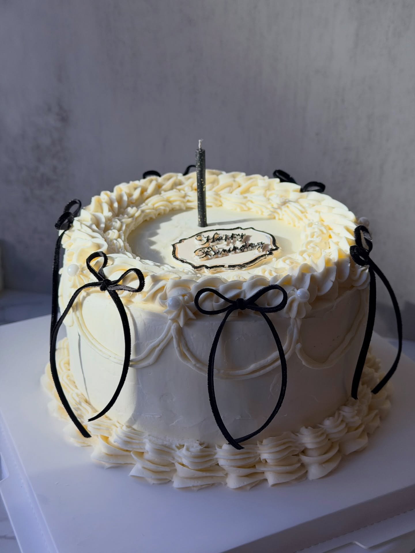 #oro_sweets #celebrate #ashburncakes #sweetlife #forher #party #birthdaycake #babyshower #bridalshower #corporateevent #holidays #december #oneloudoun