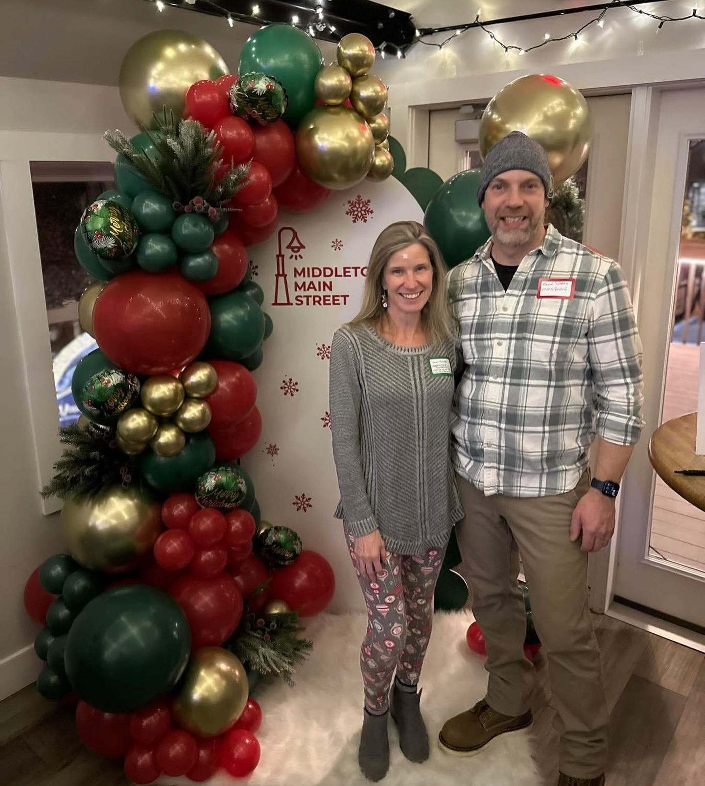 Thanks to @balloonartbyangie for our perfect balloon display & to @volunteerbrewing for hosting our MMS Downtown Merchant Meet & Greet! 🌲♥️