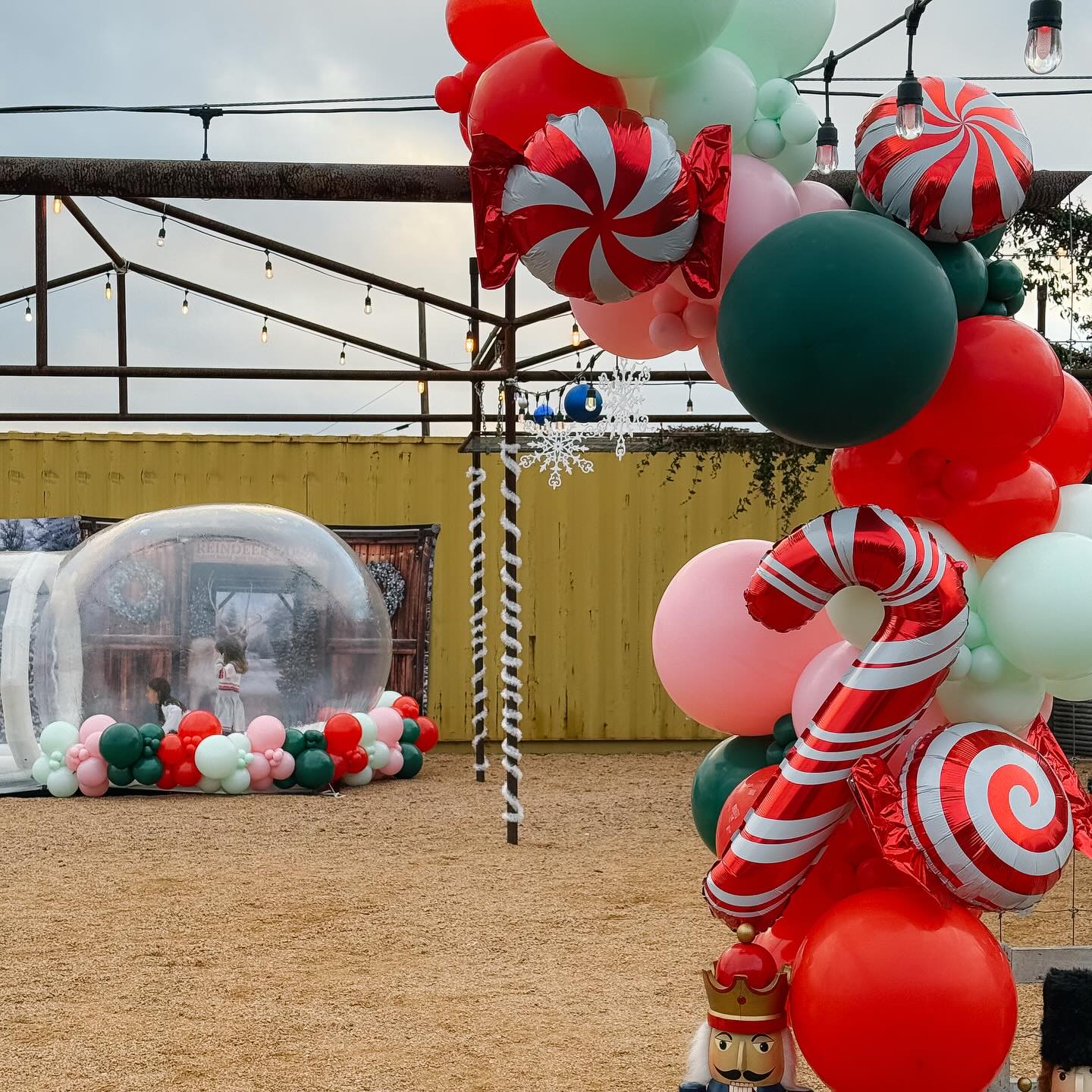 Making Christmas magic with @kerrkidstx this morning! ๐
๐ผ๐