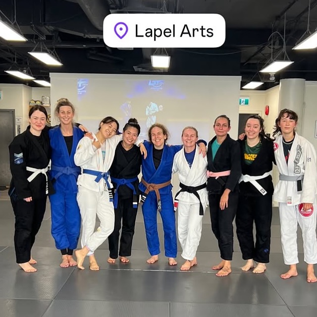 Rolling into 2026 with a whole lot of gratitude ✨
So thankful for another year ahead of training alongside strong, supportive, wildly capable women on the mats 💪💫
The quiet focus, the tough days that make us better, and the reminder that progress isn’t linear — it’s shared.
Here’s to showing up, getting a little uncomfortable, learning from each other, and having fun while we do it 🤍
Grateful for these training partners, this space, and the chance to keep growing — on and off the mats 🥋✨
#mobilephysio #mobilephysiotherapy #physiolife #physiotherapist #physiosofinstagram
#physioincanada #vancouverphysio #womeninphysio #physiomobility
#rehabinthecommunity #movementismedicine #physiosupport
#physiotherapyworks #healthcareonthemove #mobilitymatters
#activehealth #communitycare #womenwhomove #strongtogether 💪✨