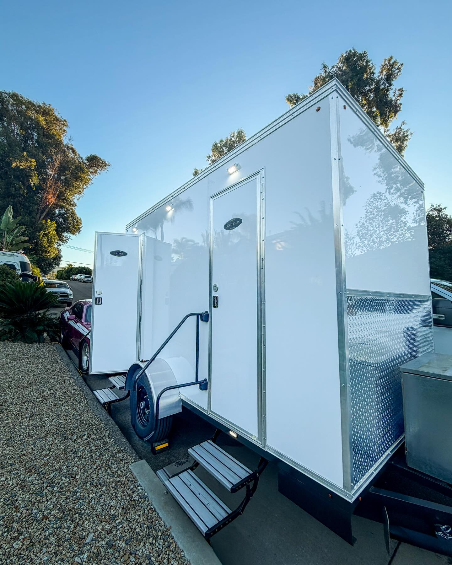 An elevated restroom experience for all events.
Our luxury restroom trailers are designed with comfort, style, and cleanliness in mind.
Comment LUXURY for details