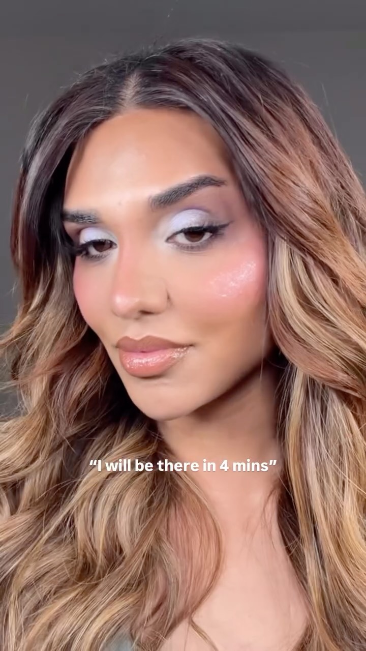 brown ice Princess ❄️🌸
.
Products used:
@nyxcosmetics_uk face glue gripping primer
@hauslabs triclone skin tech foundation
@hudabeauty faux filter color corrector
@sacheubeauty contour stay-n
@tartecosmetics shape tape concealer
@hudabeauty blush filter
@hudabeauty easy bake loose powder
@kosas blush is life
@hudabeauty icy nude eyeshadow palette
@kikomilano intense long last eyeliner
@vieve @spacenk icon mascara
@makeuprevolution jelly shine highlighter stick
@breeze.balm perfect pout lip sculpt
@kikomilano 3D hydra lipgloss