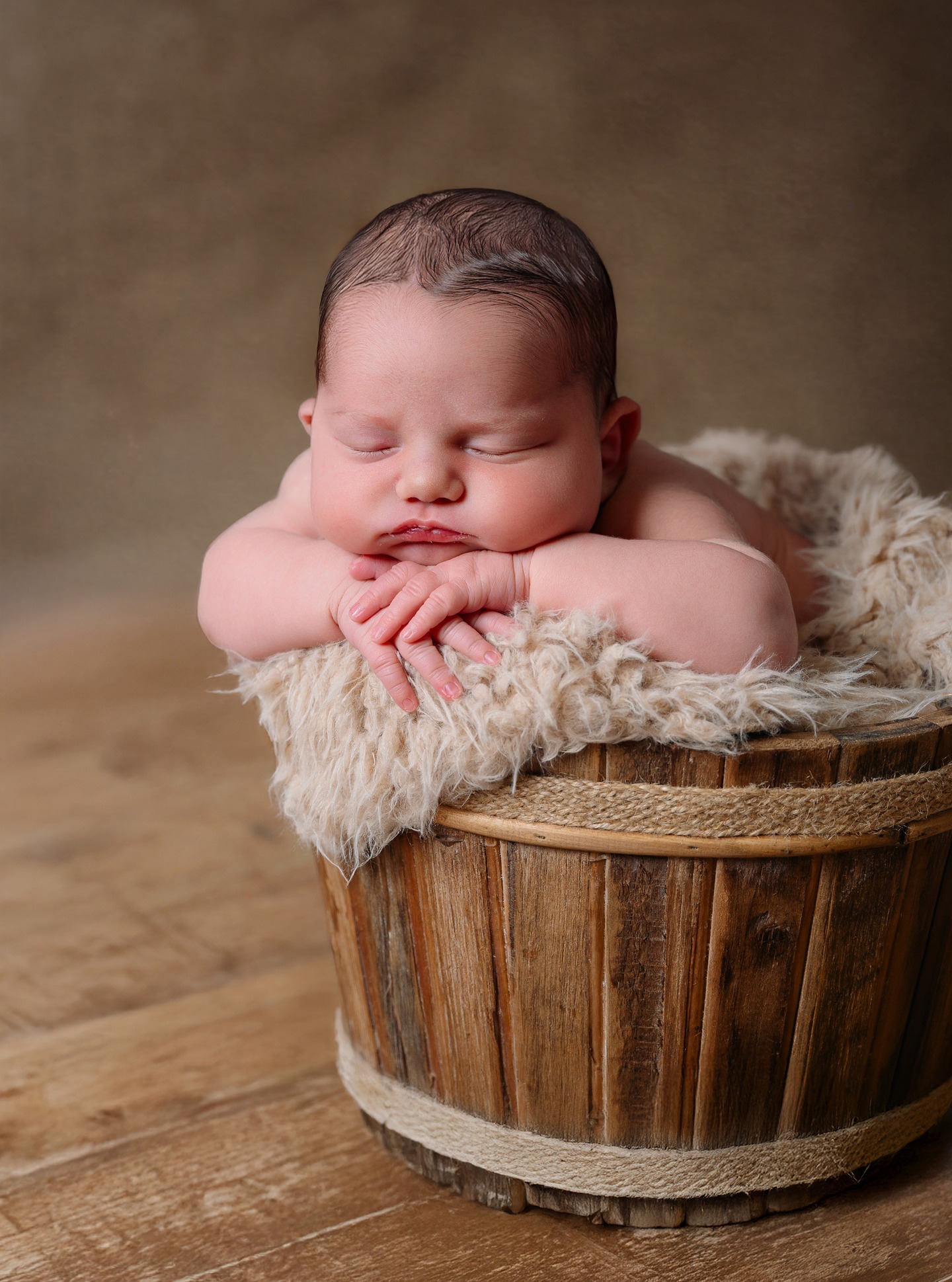 ¿Qué hay mejor que recordar cómo eran esas manitas?¿Esos morritos? y sobre todo lo pequeñito que era.
La paciencia y el respeto por sus ritmos es lo más importante en estas sesiones.
Por eso es importante que no pasen de los doce dias, para que mantengan ese sueño profundo y la posición fetal.
y a ti ¿Cómo te gustaría recordar el comienzo de una nueva vida?
.
.
.
.
.
.
.
#ensaionewborn #newbornphoto #newborns #newbornsession #newborn #photonewborn #photography #newbornphotographyprops #newbornbabyphotography #fotografianewborn #fotografianewbornespaña #fotografíanewborn #fotografiafamiliar #babyphotography #melanymfotografia