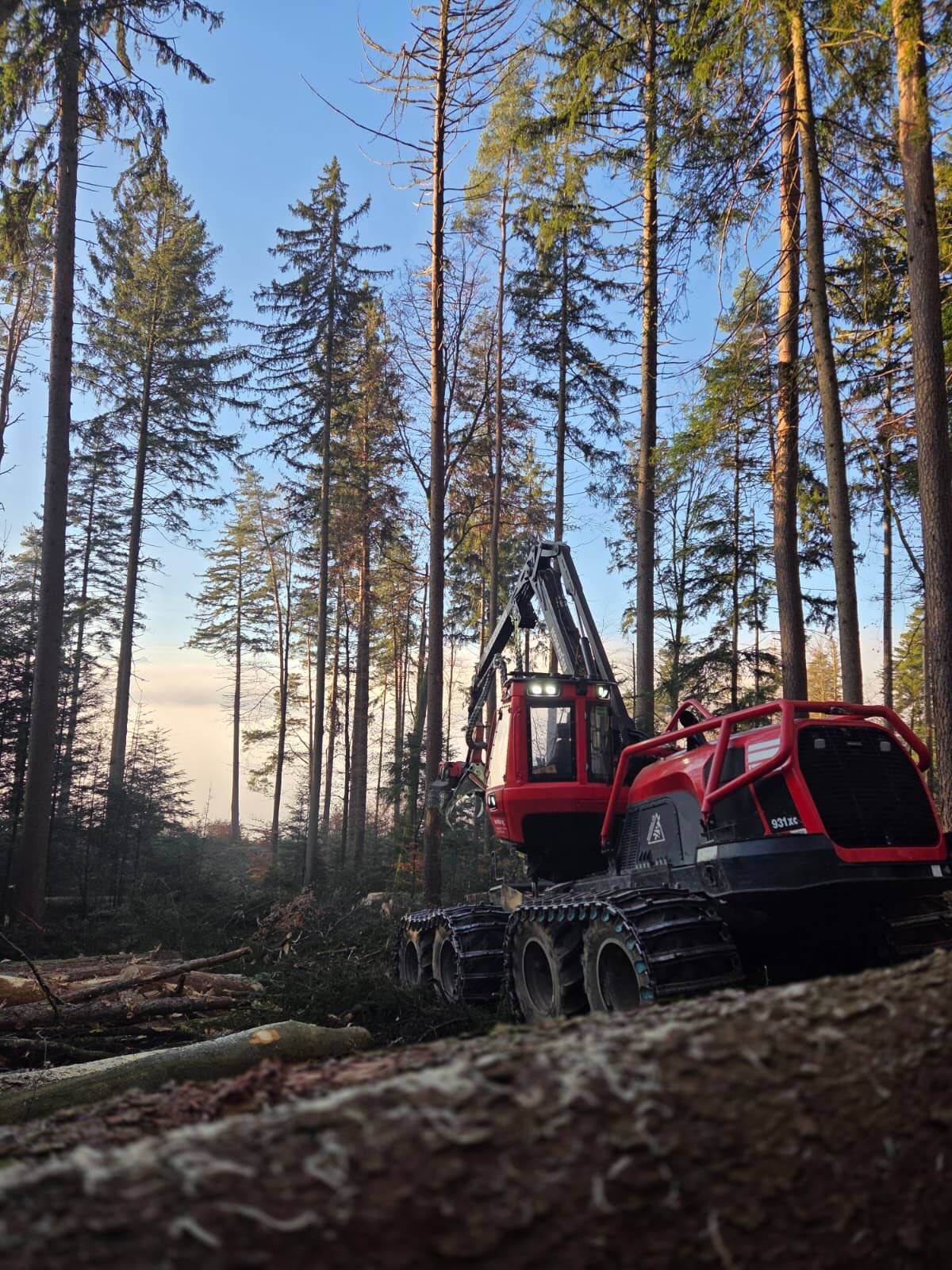 woodex@work#Wochenrückblick💪 #woodworking#woodwork#forstarbeit#forestharvest#waldarbeit#komatsu#komatsu931xc#woodharvesting#logger#forstwart#raupenharvester#atlaskern#forwarder