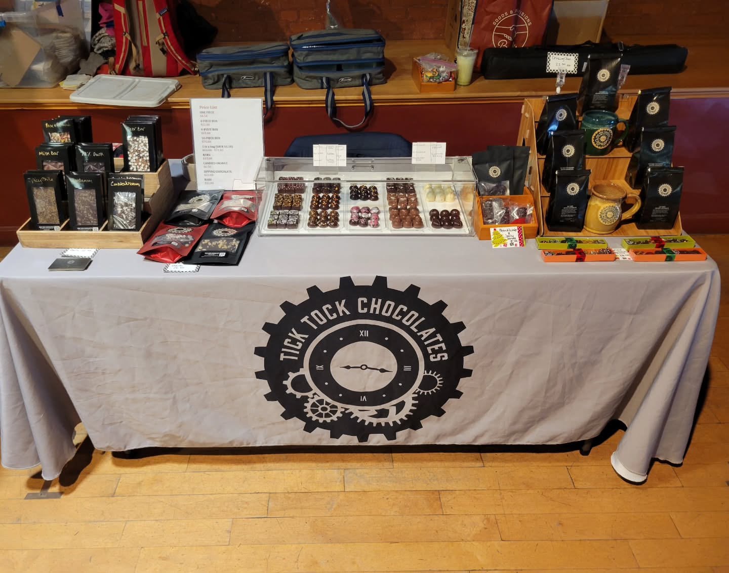 Jim will be at the Somerville Winter Farmers Market today for last minute holiday shopping. Stop by 930-2:00
I'll be at the shop in Belmont 12-6pm.
See you there!
@somwintermarket #chocolates #holidays #markets #festivals #festiveseason