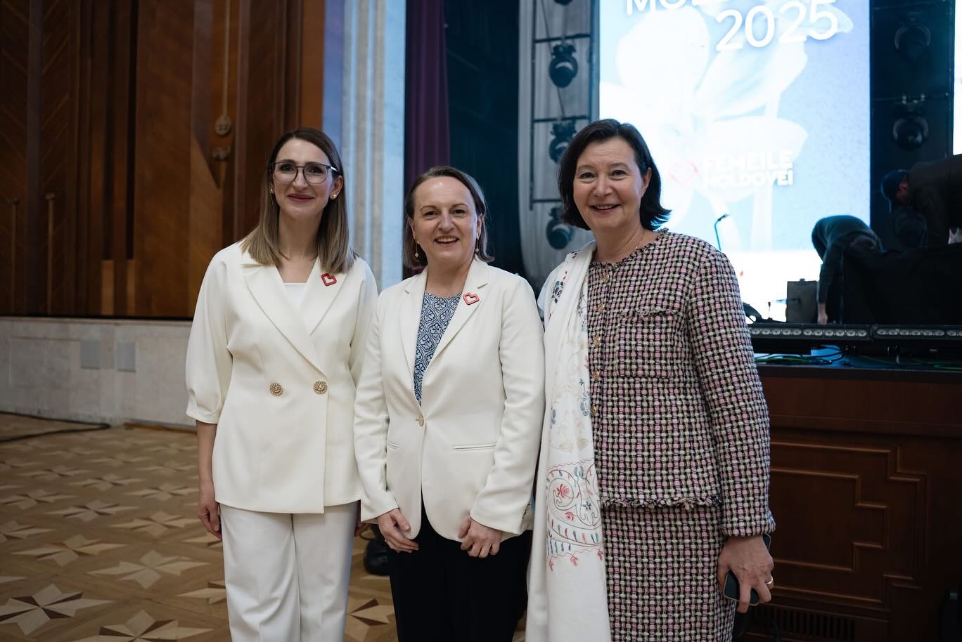 Gala “Femeile Moldovei” 2025
#gala #femeilemoldovei #femeipentrufemei #ue #uniuneaeuropeană #moldova #ianastantieru #ianastanțieru