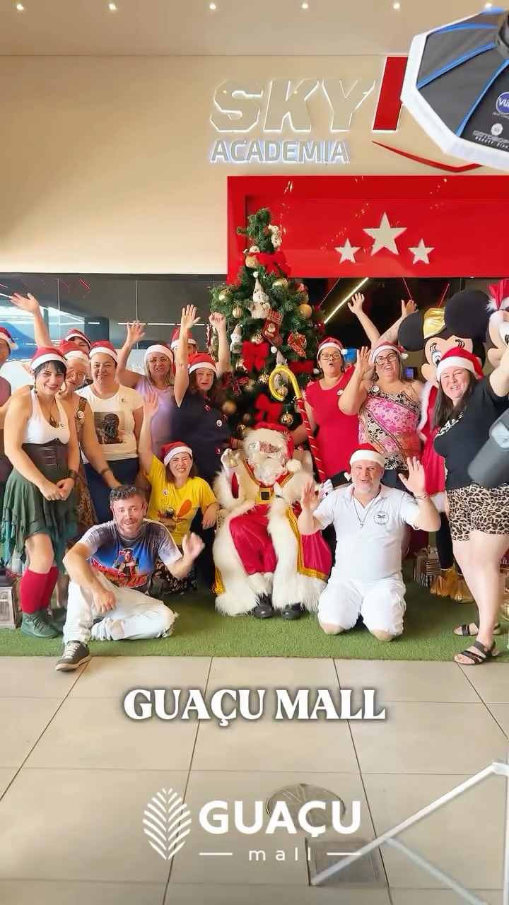 O Guaçu Mall viveu um daqueles dias que ficam guardados no coração. 🎄✨
A visita do Papai Noel, do Mickey e da Minnie transformou o mall em um cenário de encanto, sorrisos e muita emoção. As crianças brilharam com olhos cheios de magia, as famílias viveram momentos únicos e nossos lojistas fizeram parte dessa experiência que vai muito além das compras.
Foi um dia de criar memórias, de celebrar a infância, o afeto e o espírito natalino que une pessoas, marcas e histórias. Que essas lembranças aqueçam o coração de todos e tornem este Natal ainda mais especial no Guaçu Mall. ❤️🎅🐭✨