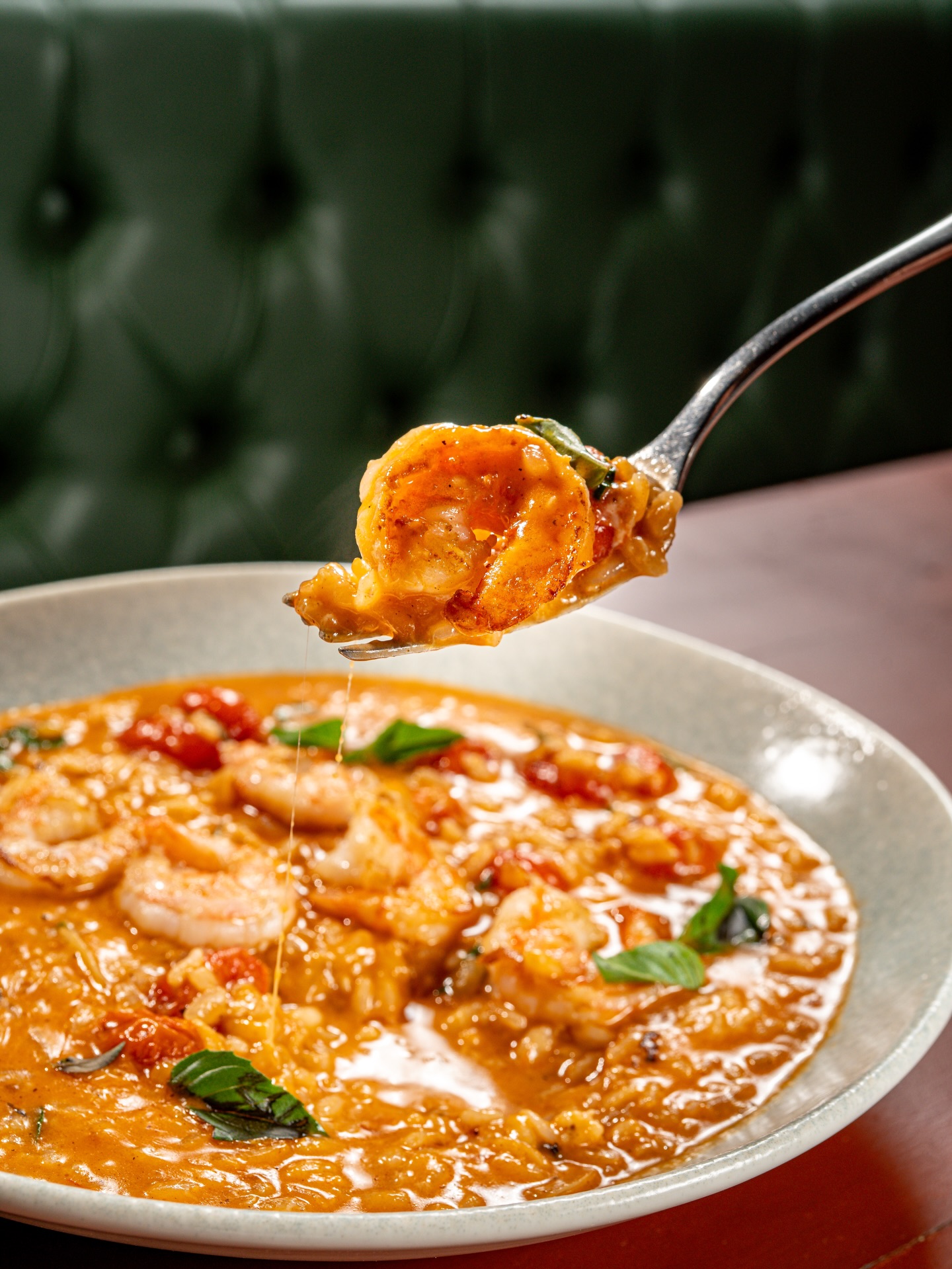 Foram 5 horas de correria e mais de 100 itens fotografados entre pratos e drinks para o novo cardápio do Cuma @cumabrasilia . Missão dada é missão cumprida 🫡
#vidadefotografo #fotografodecomida #fotografiaparacardapio #missãocumprida #marketingpararestaurantes #ifood