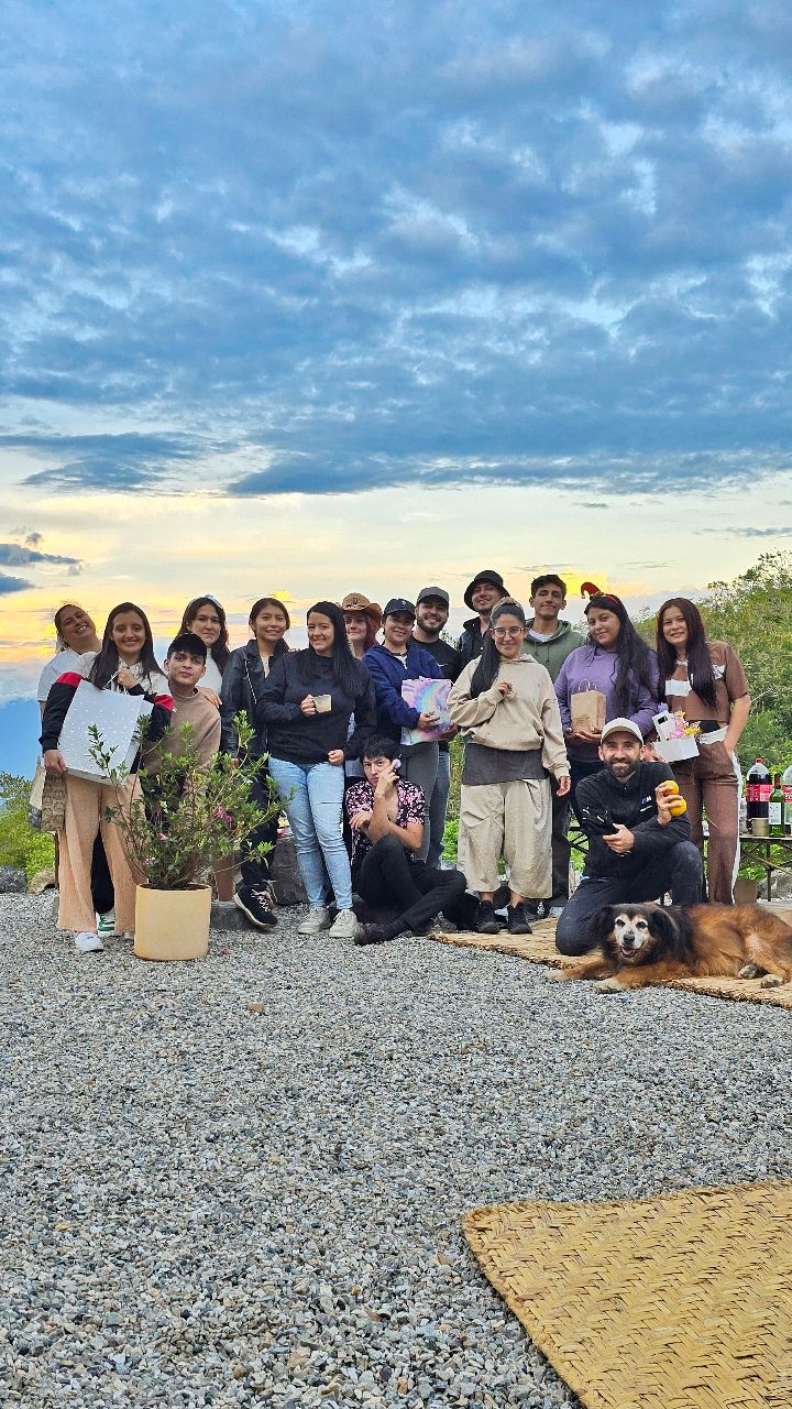 Gracias por cada día, chicos!
Tremendo equipo 💪🏼 ❤️
Feliz navidad a cada uno de ustedes y sus familias.
#Milana
#Barichara
#Colombia