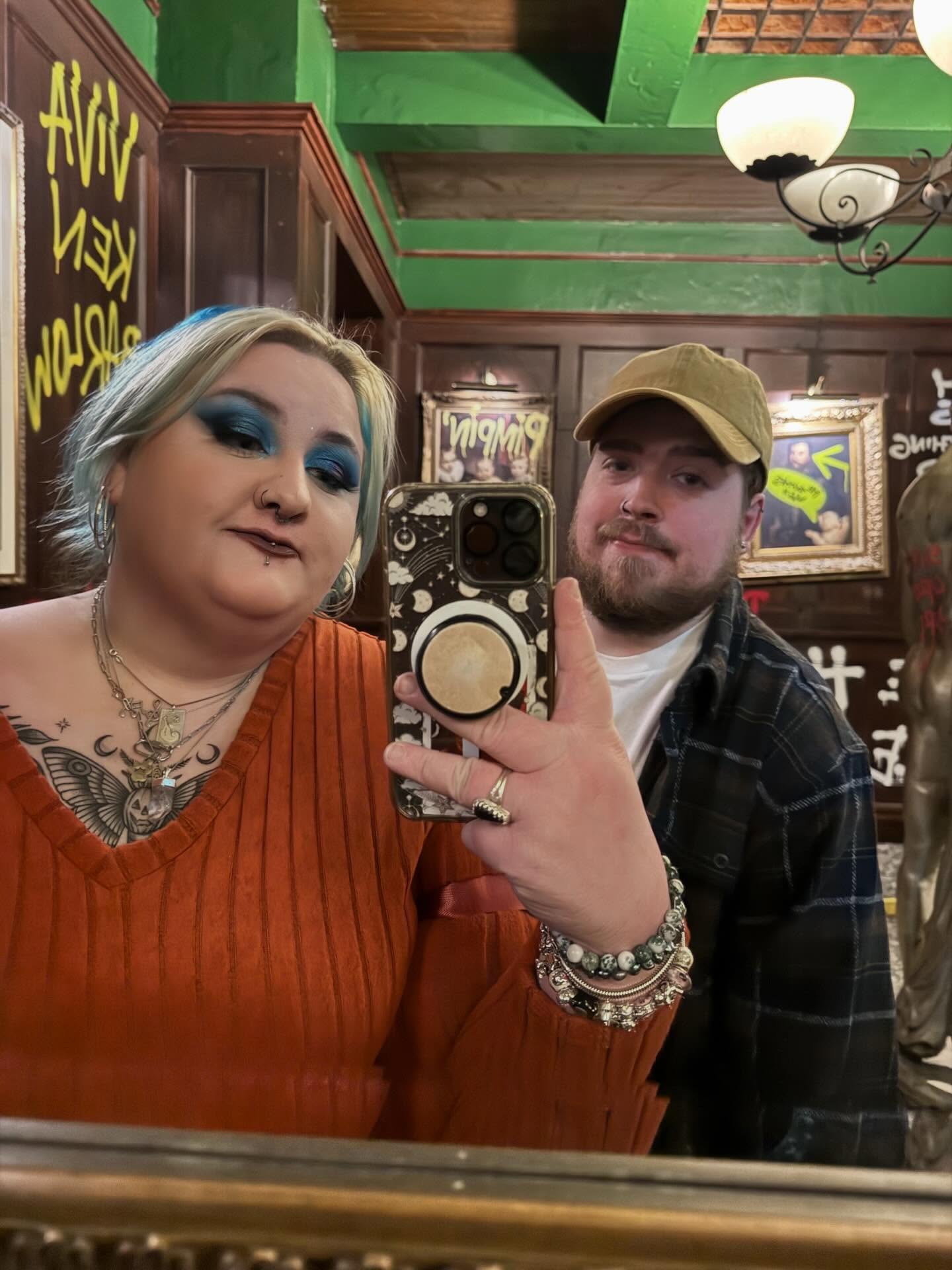 Cute little date day with my love at Golf Fang today.
#altcouple #alternative #plussize