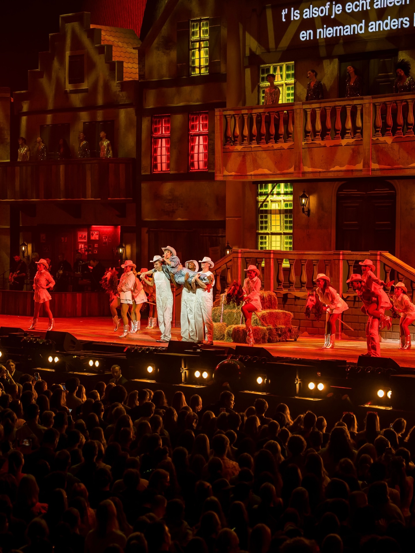 Glad we are heading at more shows next weekend as we enjoyed our previous three shows last weekend! Who’s coming to dance with us? #singalong #dancer #ahoyrotterdam @studio100 studio100singalong