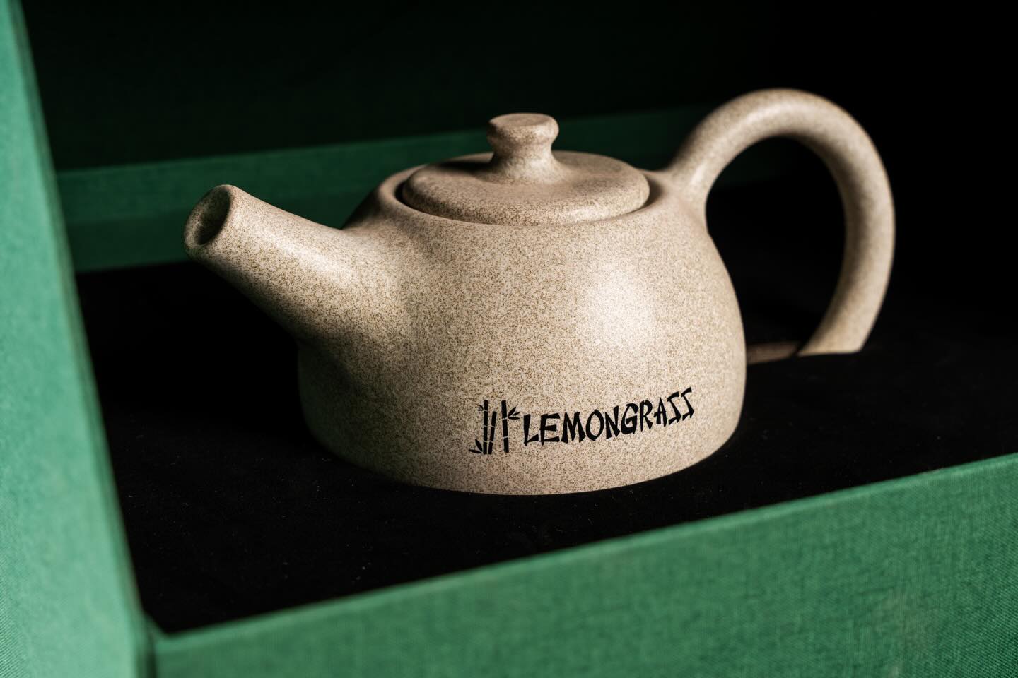 Crafted beyond expectations.
A truly one-of-a-kind PR box designed exclusively for @jwmarriottcairo lemon grass restaurant, where every detail was thoughtfully curated and every custom giveaway tells a story of luxury, experience, and refinement.
This wasn’t just a box — it was a complete brand moment.
.
Photography: @minaashraf_photography