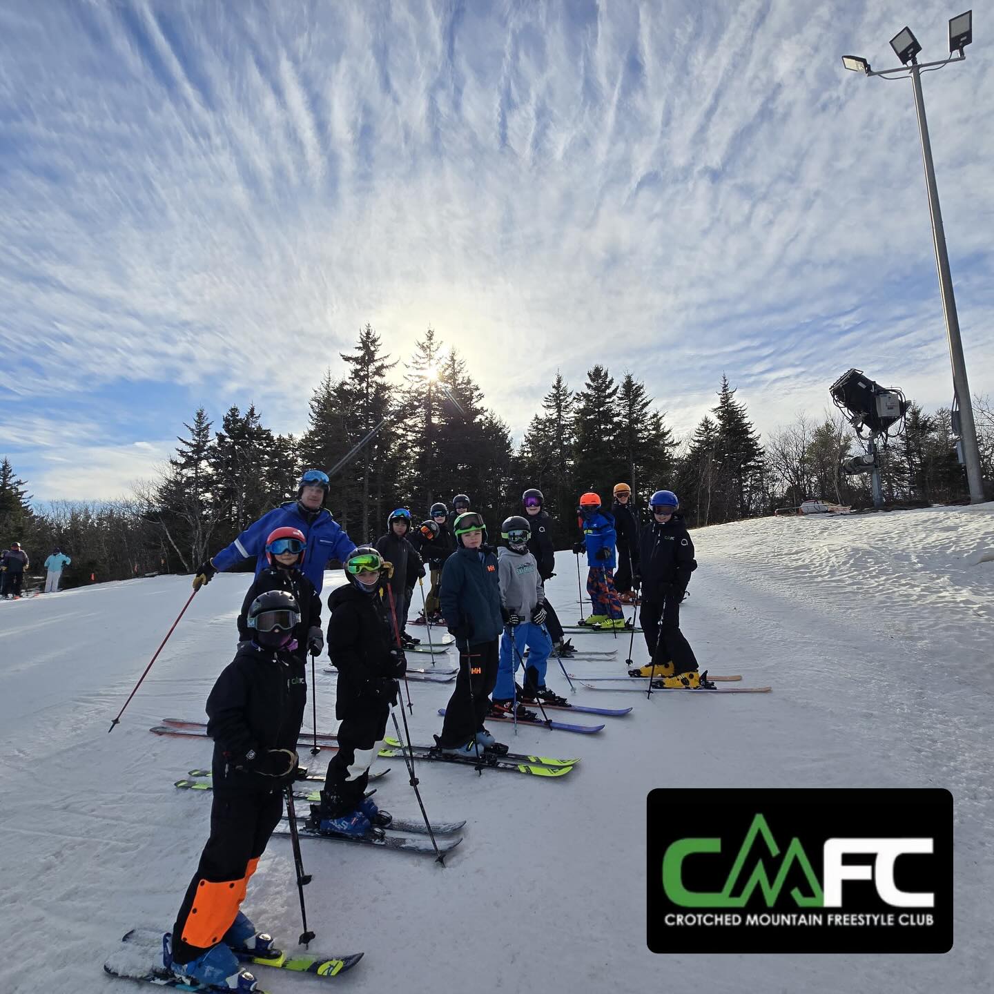 The rain may have thinned our snow but it didn’t affect our spirits! A beautiful day for drills will keep us dialed in on our lines and turns! Which is 60% of our mogul score for those who don’t know!
@easternfreestyledivision @crotched_mountain #moguls #mogulskiing #skiingmoguls