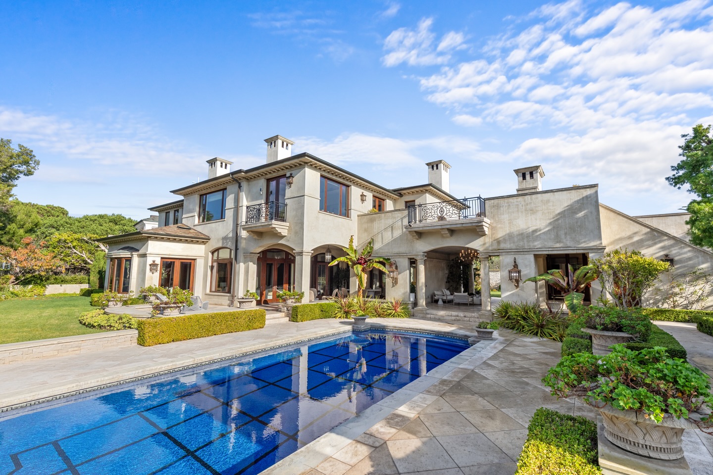 An architectural landmark in Newport Coast
7 Shoreview || $17,250,000
Listed by @rubywangocluxury & @michaelballiet
#newportbeach #realestatephotography