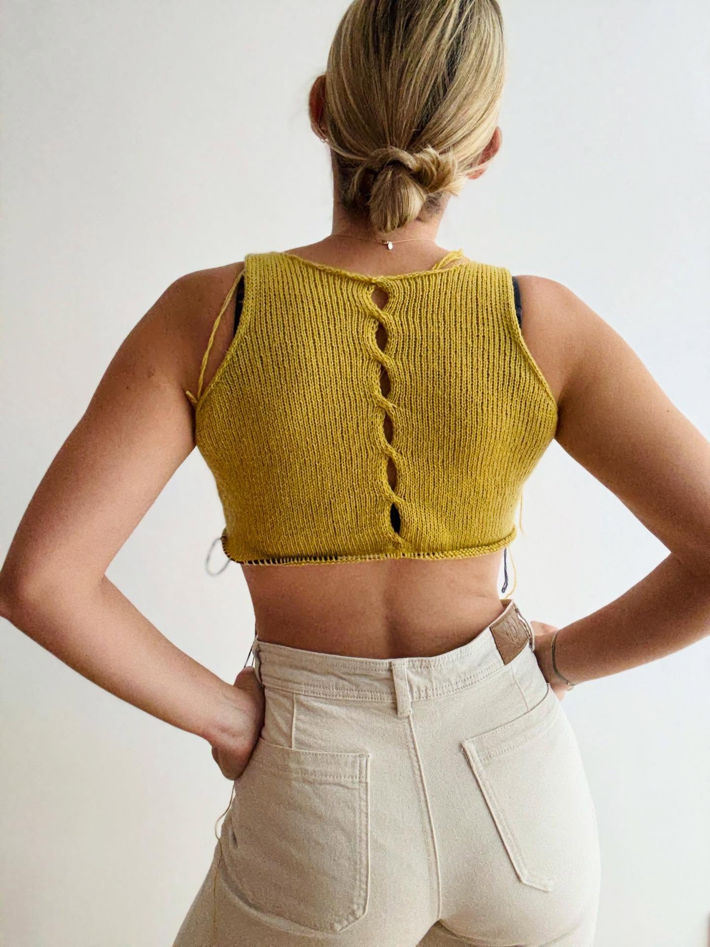 It’s no secret that I love designs with a little twist 😍 When I started to design the Carrie Sweater, it was clear to me that the design has to be reversible - as I couldn’t decide if I wanted to have the cut-outs at the front part or at the back part, because I was pretty sure that both options would look amazing! Now I can decide every time I wear my sweater which way I want to wear the cut-outs 😇 🔥
.
.
.
.
Pattern in progress by me: #carriesweater
.
Yarn: Classic in the shade Kaori by @cardiffcashmere
.
#knitting #knittinglove #knittingaddict #knitknitknit #nevernotknitting #iloveknitting #knit #knittersgonnaknit #knitter #knitlove #knitinspiration #knitstyle #knittinginstagram #knittinginspiration #diy #handmade #slowfashionmovement #stricken #strickenmachtglücklich #strikk #strikke #strikkedilla #strikkeinspo #tejer #tejido #breien #tricoter #tricotaddict #strick