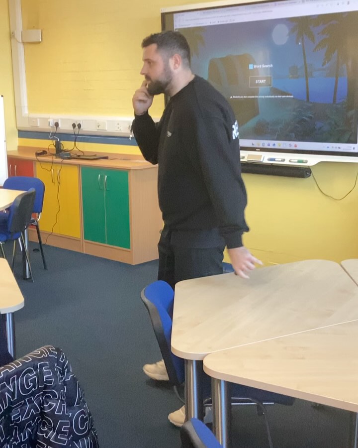 Our Primary SCITT trainees were fully immersed in an inspiring training session on the effective use of digital technology in the classroom. Expertly facilitated by Rich, one of the Assistant Heads at Manor Primary School. The session gave trainees practical strategies and confidence to enhance learning through technology. Brilliant to see our future primary teachers developing the skills they need for today’s classrooms! @manormultiacademytrust @bb_scitt #digitaltechnology @get_into_teaching #future