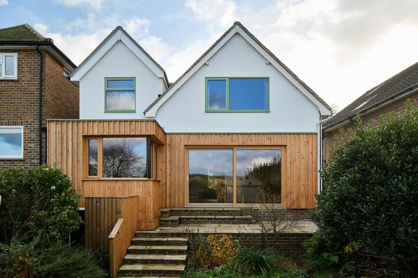 Another stunning project recently completed working with the brilliant @woodrowvizor_architects . Using our engineered timber frames on the ground floor extension, combined with the aluclad version on the first floor. Can you spot the glass to glass corner??