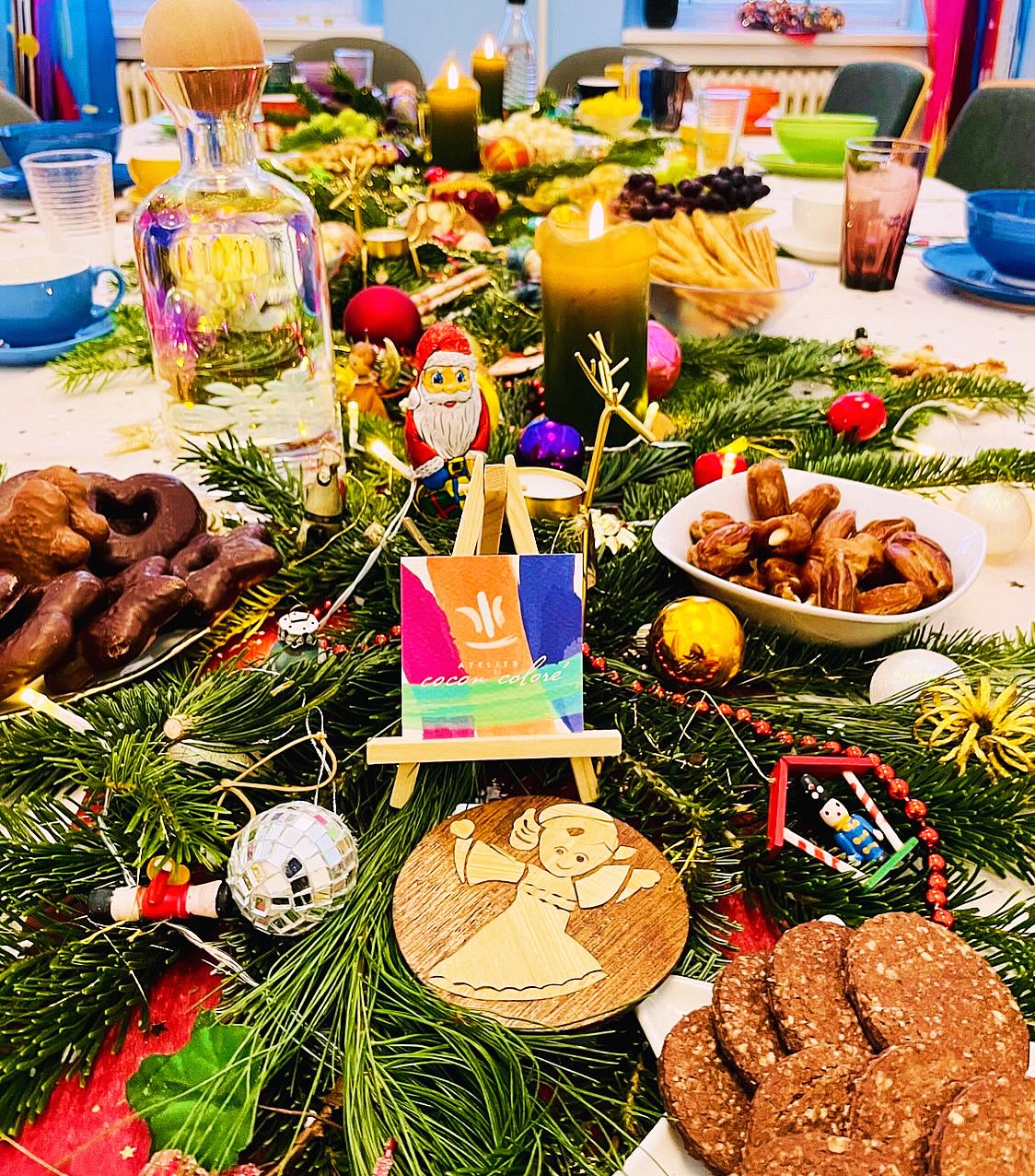 ✨ Es wird gemütlich und festlich im Atelier cocon coloré! ✨
Wir wünschen euch ein gemütliches, besinnliches, fröhliches und entspanntes Weihnachtsfest
voller schöner Momente, Lichterglanz und kreativer Pausen. 🎄🎁
✨ Weihnachtspause:
Vom 22. Dezember bis einschließlich 5. Januar sind wir im Weihnachtsurlaub.
✨ Schon jetzt planen:
Uns erreichen bereits viele Anfragen – unsere Buchungen laufen schon bis in den März.
Wenn ihr euer nächstes Teamevent, einen Geburtstag oder ein kreatives Wochenende plant,
empfehlen wir eine frühzeitige Buchung.
👉 Alle Infos & Buchungen findet ihr jederzeit über unsere Webseite.
Kommt gut ins neue Jahr – wir freuen uns auf viele weitere kreative Projekte, Begegnungen und gemeinsame Momente mit euch! 🎨✨
Herzliche Grüße
Euer Atelier cocon coloré
#weihnachten #weihnachten2025 #kreativesweihnachten
#atelier #kunst #kreativzeit #teamevent #weddingberlin #besinnlichkeit