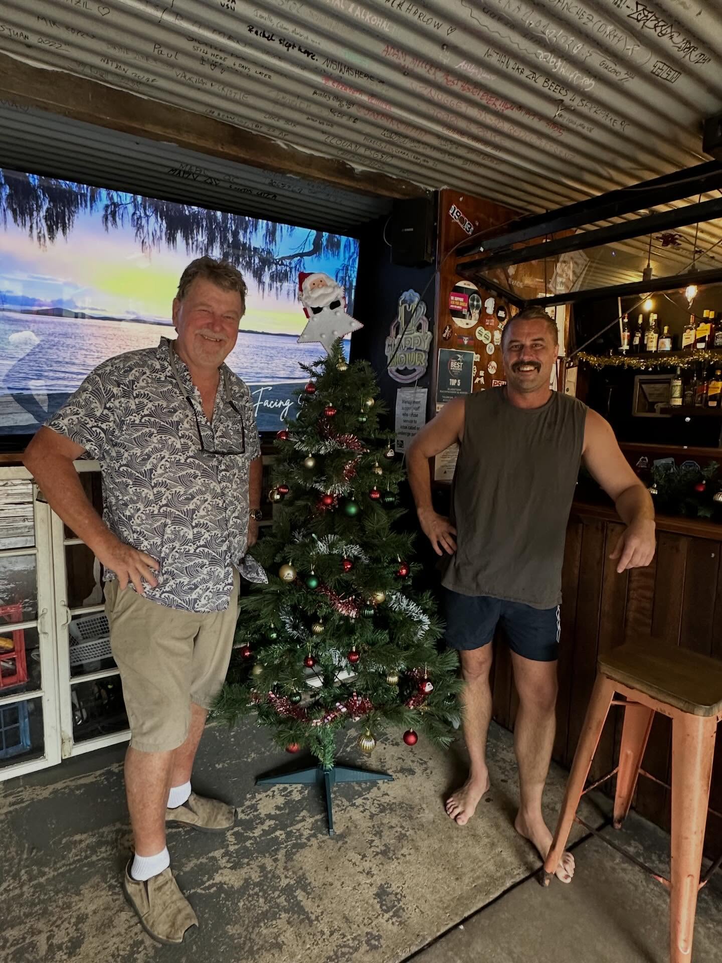 Silent night? Not at this backpackers Christmas party 🍻🎶