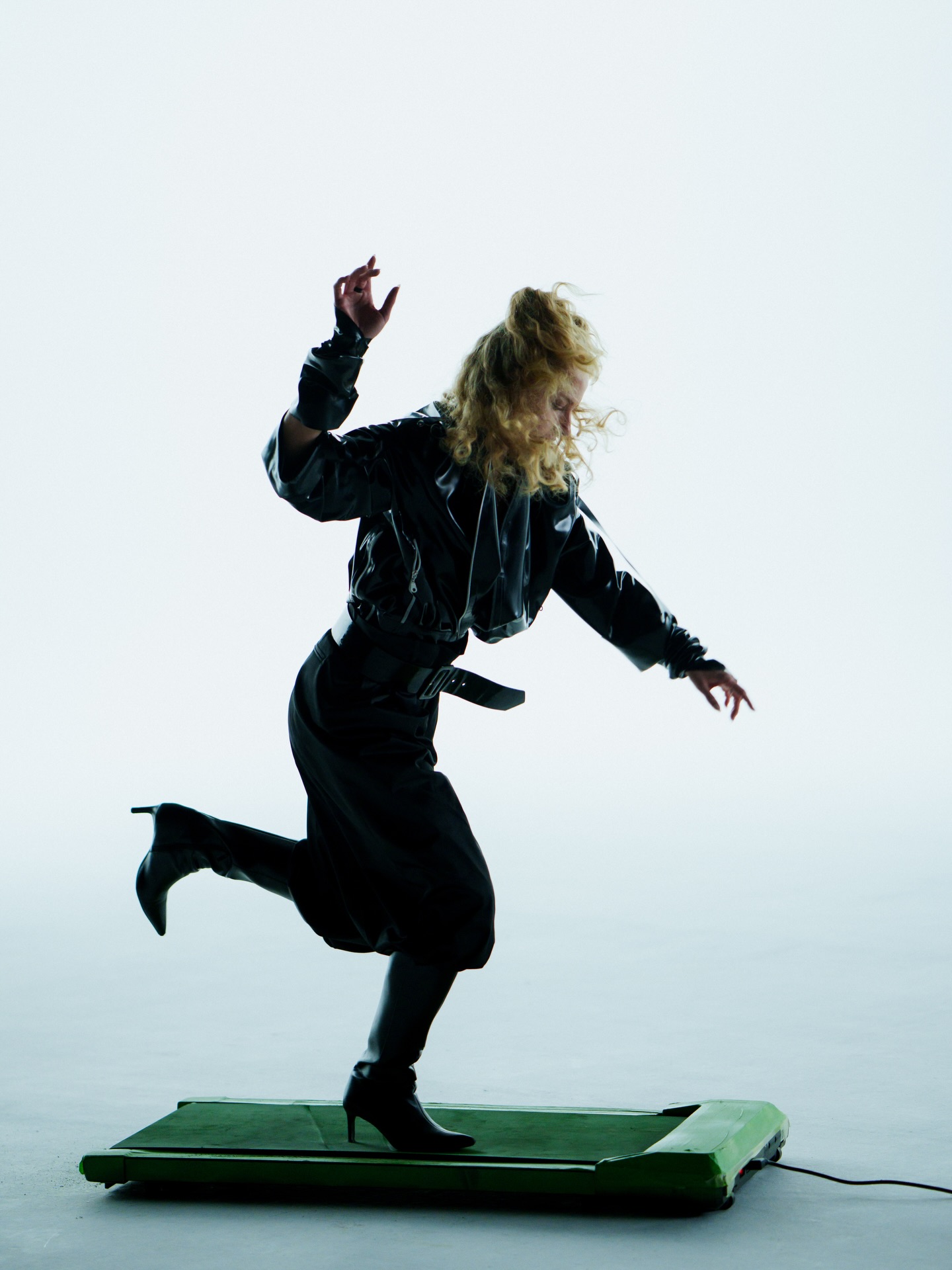 Music video for @mikainstagram - what a blessing that I was able to be a part of this ✨ biggest thanks to @tamarafloresssss
Pictures by: @lukasmaier.studio & @martin.morscher
_______________________________
Directed & Edited by @ruperthoeller
Producers: @zazastyle @gernsabine
Production Company: @kaiserschnittfilm
1st AD: @wienerzuckermusik
2nd AD: @nicoletornoreanu
Production Assistants: @jonas.nikolai @belinda.films
Director of Photography: @matthiashelldoppler
1st AC: @richardbelicky
2nd AC: @dominikxbiely
Gaffer: @ax.sprenger
Electricians: @luishofmeister @bachingermike Leo Joppich, Ines Piribauer
Key Grip: @precidino
Production Design: @gigivdh
Art Direction: @sweet_n_sourzopf
Set Design Assistant: @to_ni1070
Head of Construction: @setbau_steinicke
Cogwheel Technician: Stefan Bacher
Graphic Design - Anna Mayer
Stylist: @jessiessway
Stylist Assistant: @shin.tongbangtong
HMU: @jennybladek
Choreographer: @tamarafloresssss
Dancers: @deniskabia @matyaskantor @nbrymac @laureendrexler @thisisgoaldigger @phoebeliciousx @polina_pozen annaruis_skating
VFX: @rainer.maly @plachmanuel @bernd.koch.184
Color Grading: @manuportschy
Beauty Retouch Artist: @maxcoltt
Sound Design: @mauriciodudasound
Director’s Agent: @lasbandasbebrave
BTS Content Videographer: @martin.morscher
BTS: @lukasmaier.studio
In Collaboration with @dopplinger_filmlicht @arri