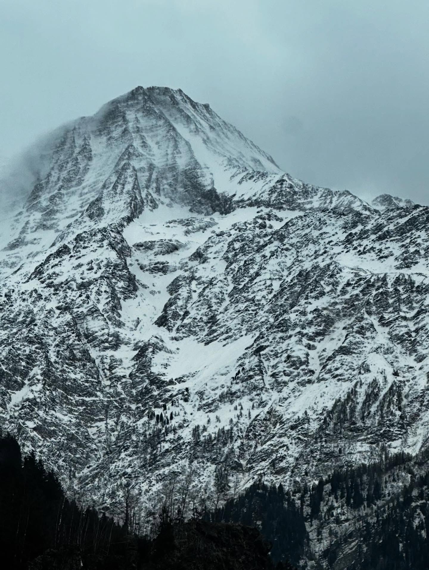 Pretty quiet up there…
#snowboarding #snowboard #snow #board #megeve #saintgervais