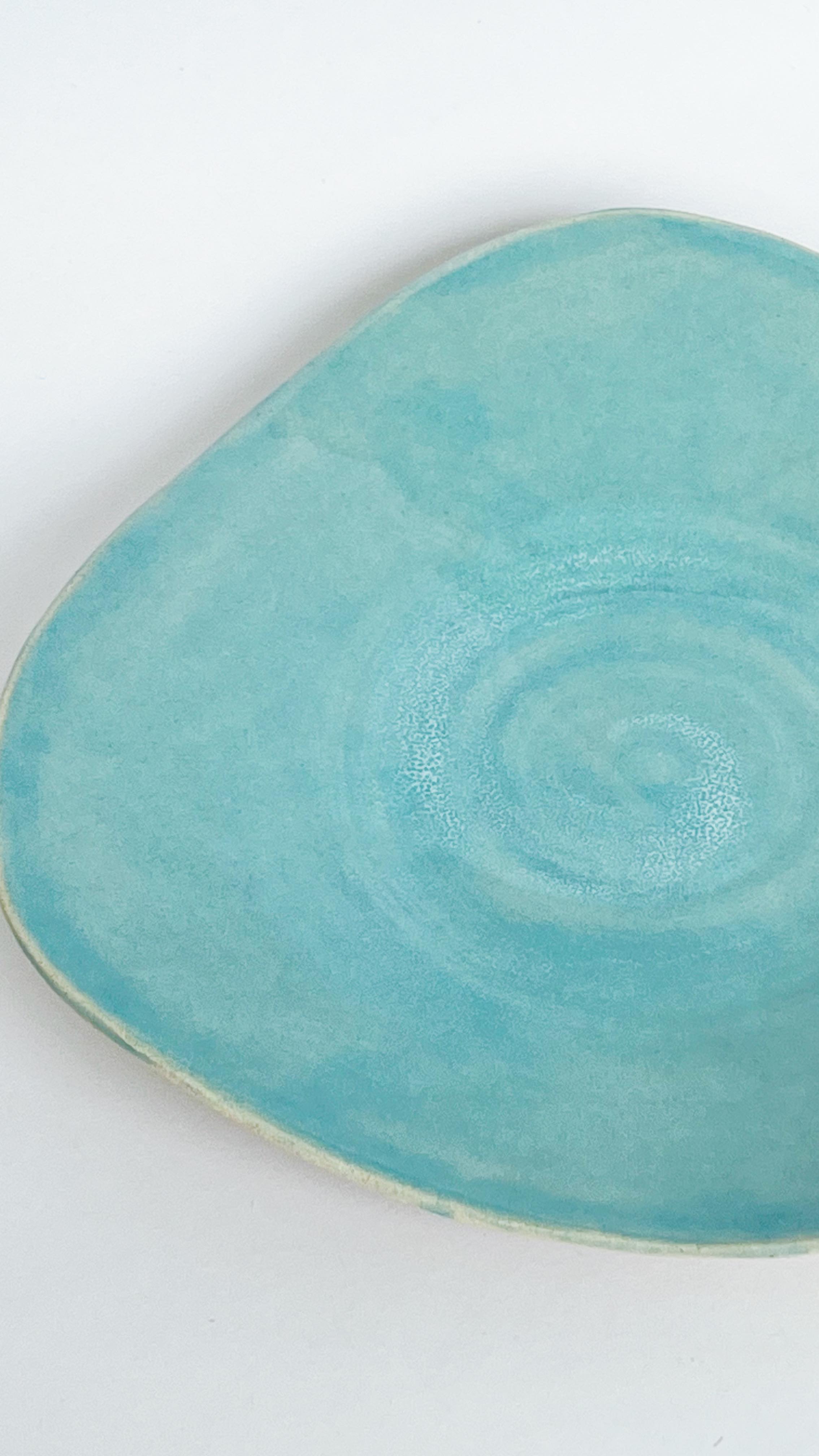 👆One finger. One slow spin.
This is one of my go-to wheel textures when I want something quiet but intentional.
Save it to try later & follow for more simple pottery techniques 🤍
#potteryprocess #wheelthrowing #ceramicartist #potteryinspiration #makersofinstagram
