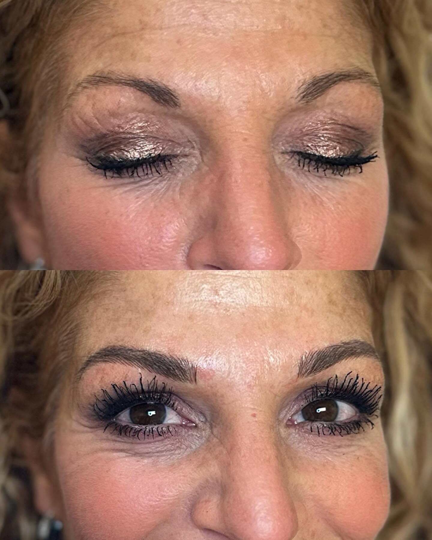 Want brows that sleigh? Book your microblading appointment today…..
Even if the rest of you is powered by coffee, chaos, and whatever the kids didn’t finish for breakfast ☕️