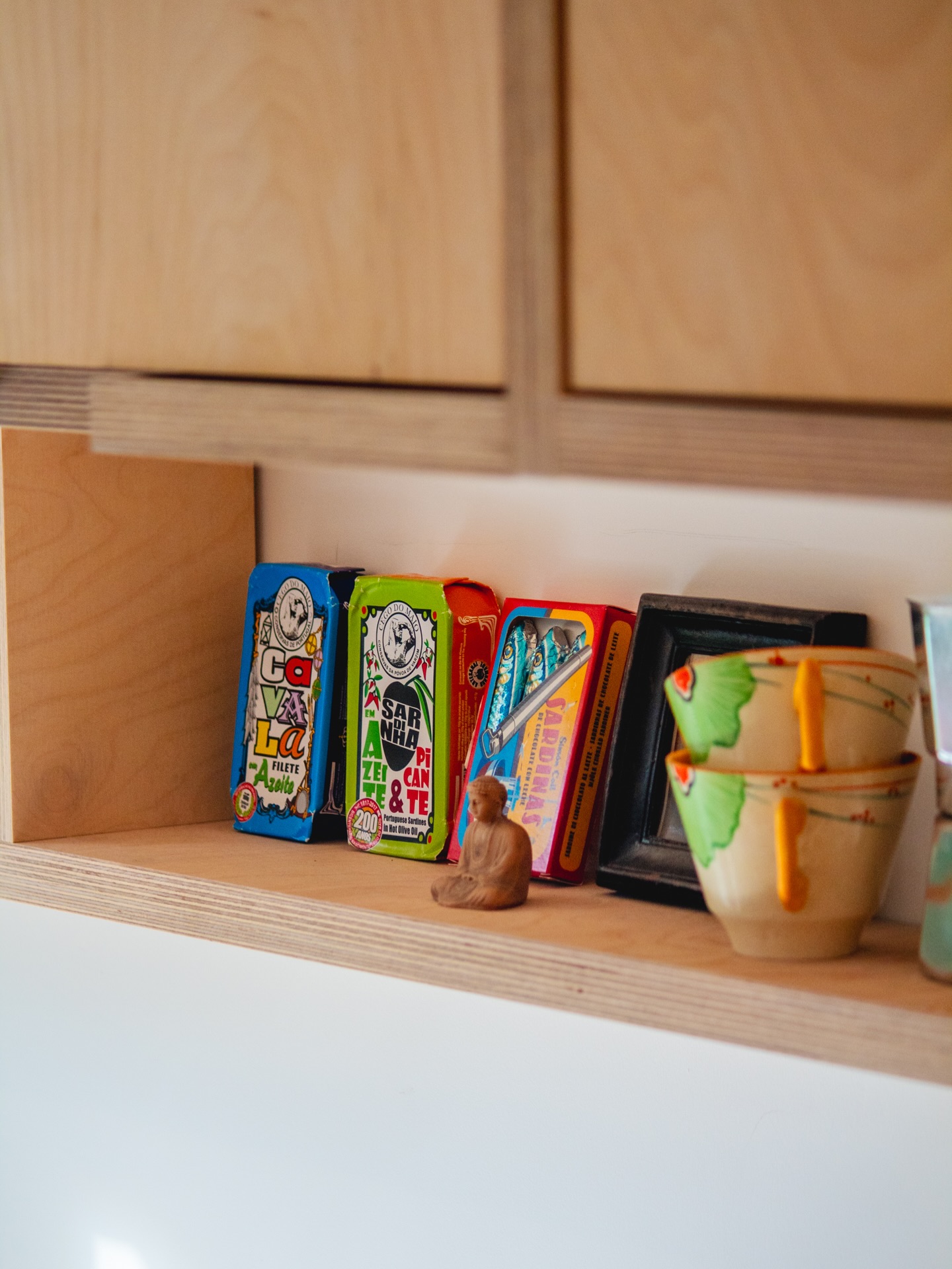 What do you put on your shelves? Thoughtful styling is where a client’s character really comes through.
#weberwednesday #carpentry #kitchens