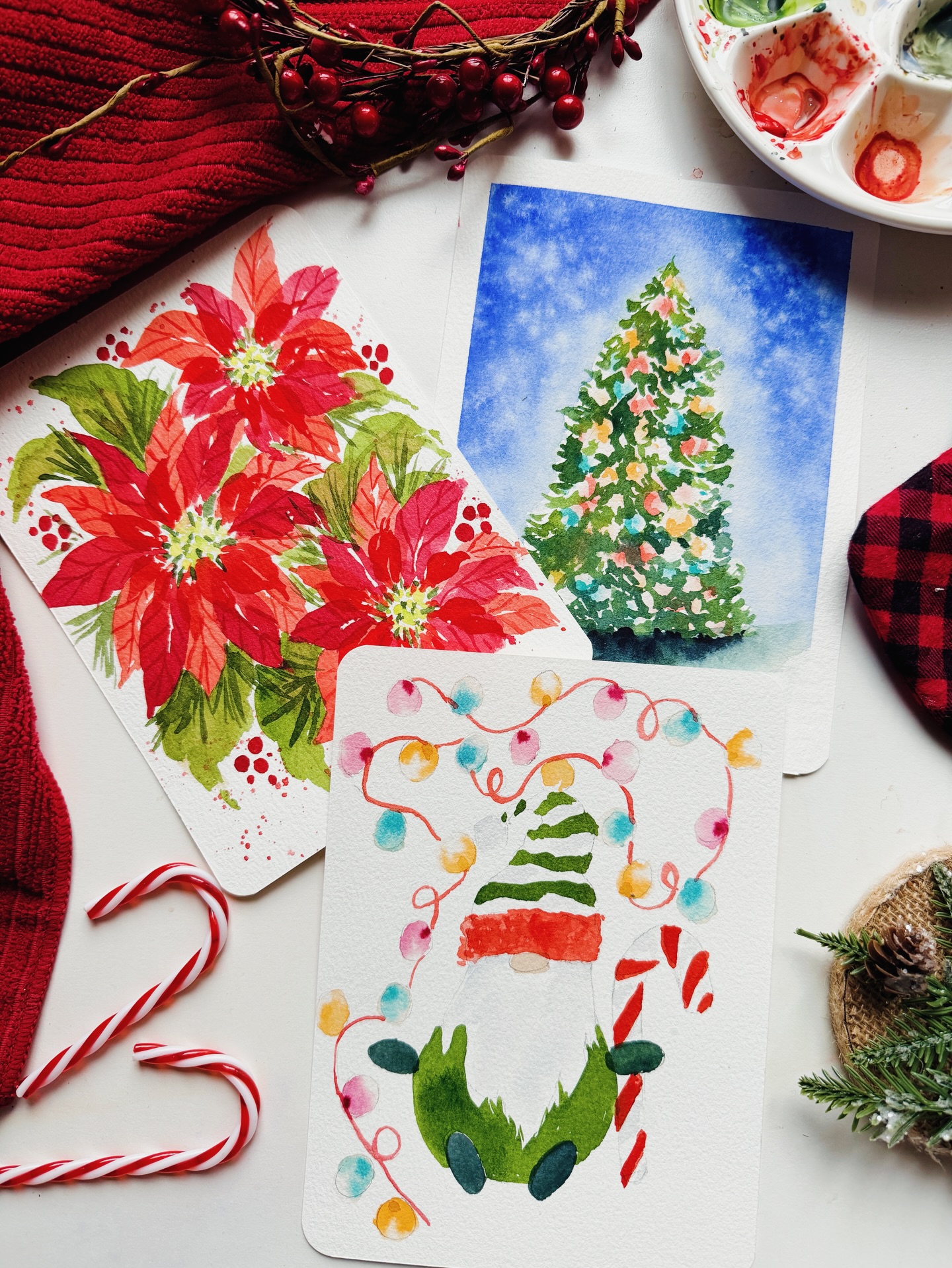 Some fun watercolor Christmas postcards that we are painting in the patreon membership this month(link in bio)!
I think thats the 50th poinsettia I have painted.. or maybe more😂 but I loved adding it to the Postcard club as the December birth month flower. Which one do you like the most? ❤️
.
.
.
.
.
#watercolorpainting #watercolor #looseflorals #poinsettia greetings