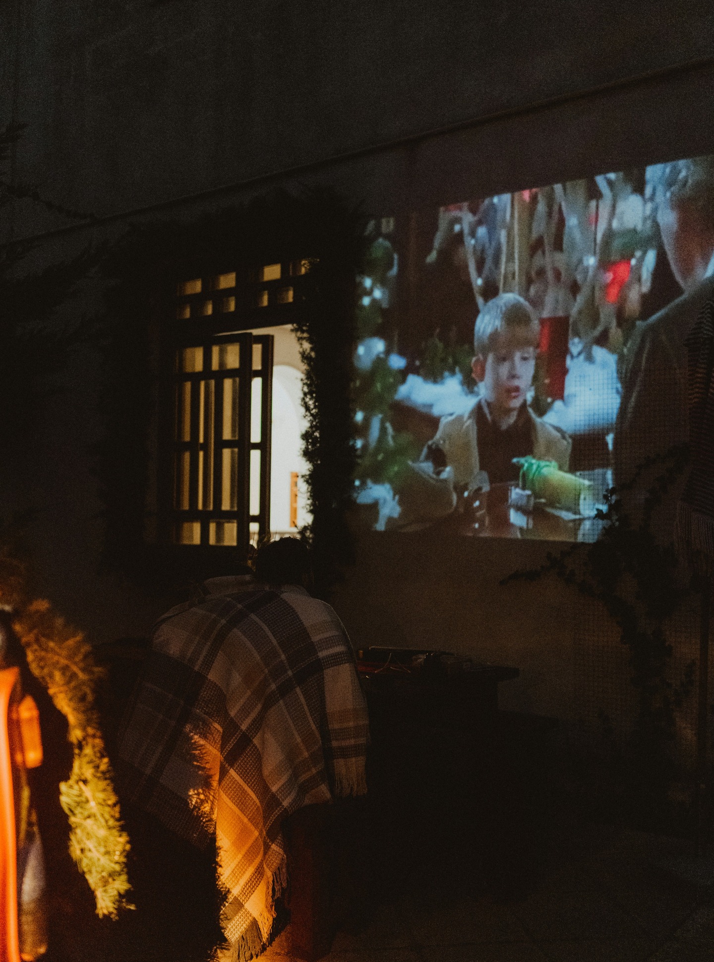 🎅🏻🎄✨ If you’re shutting your business down over Christmas, that’s completely ok. It doesn’t make you unprofessional or unreliable.
Most clients aren’t expecting fast replies this week anyway. Setting an out of office, closing the laptop and taking a proper break is part of running a sustainable business, not something you have to earn after burning out.
Save this as your permission to log off
#smallbusinessowner #christmas #businessboundaries