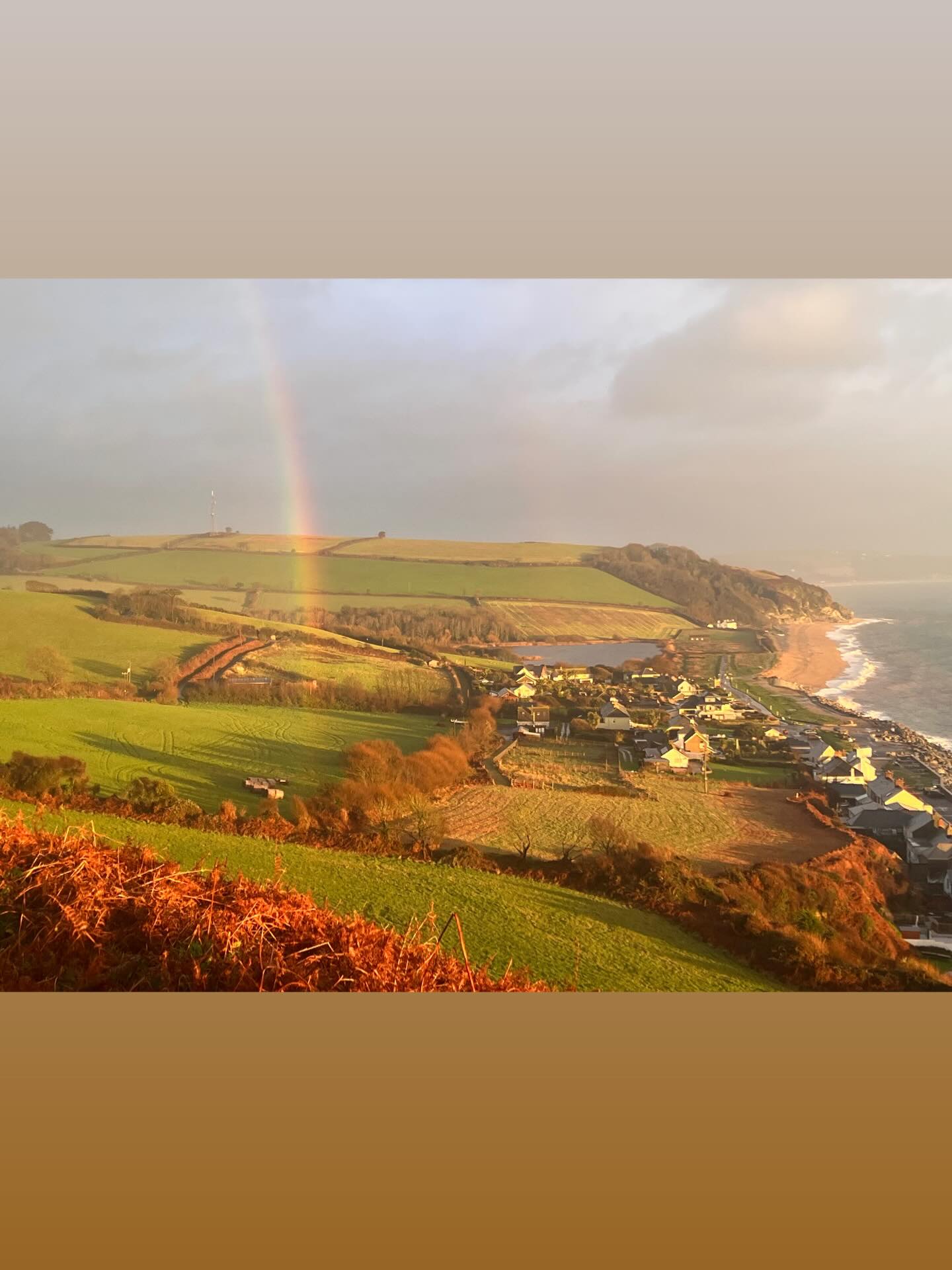 Looks like rainbow is landing at the start on @endurancelife race in January, wondering if that is a good sign for my decision to sign up!!!🏃🏻♀️