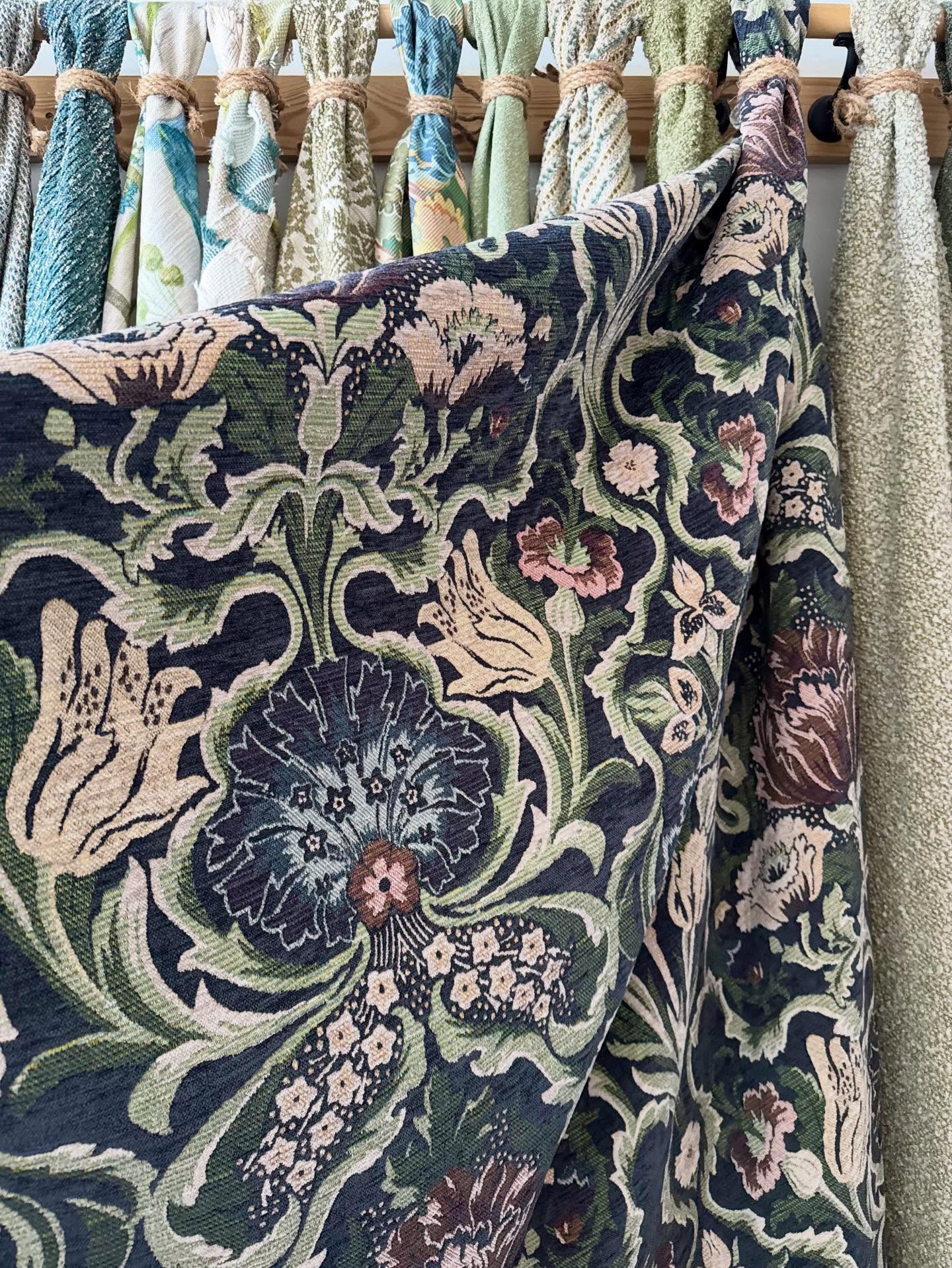 Old world charm… where flowers meet folklore. 😍
#floralpattern #deleotextiles #fabrics #highpointnc