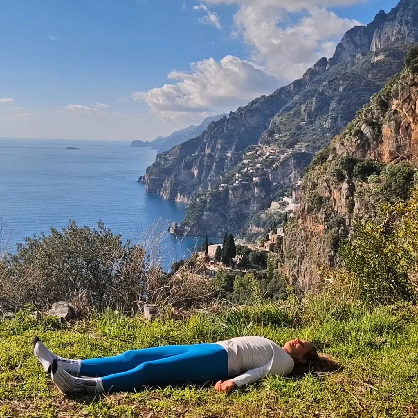 I know i say that a lot,
But I am forever grateful that life led me to my practices.
Especially when things are heavy, unclear or confusing, our body is the answer.
Our practice is always there for us.
However we come to the mat- with the mental clutter, emotional overload or simply empty- moving our body is the answer.
Those are real snippets from my own practice.
Thank you
Thank you
Thank you
🙏🏽
#moveyourbody #yogaiseverywhere #yogateacher #pilatesteacher