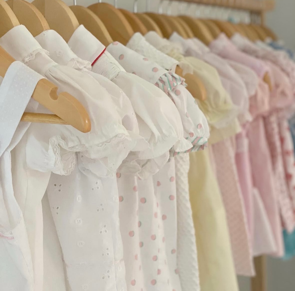 ~vintage dresses~
shop them on lepetitbonbons.com
.
.
.
.
.
.
.
#vintagedresses #childrensboutique #babygirlclothes