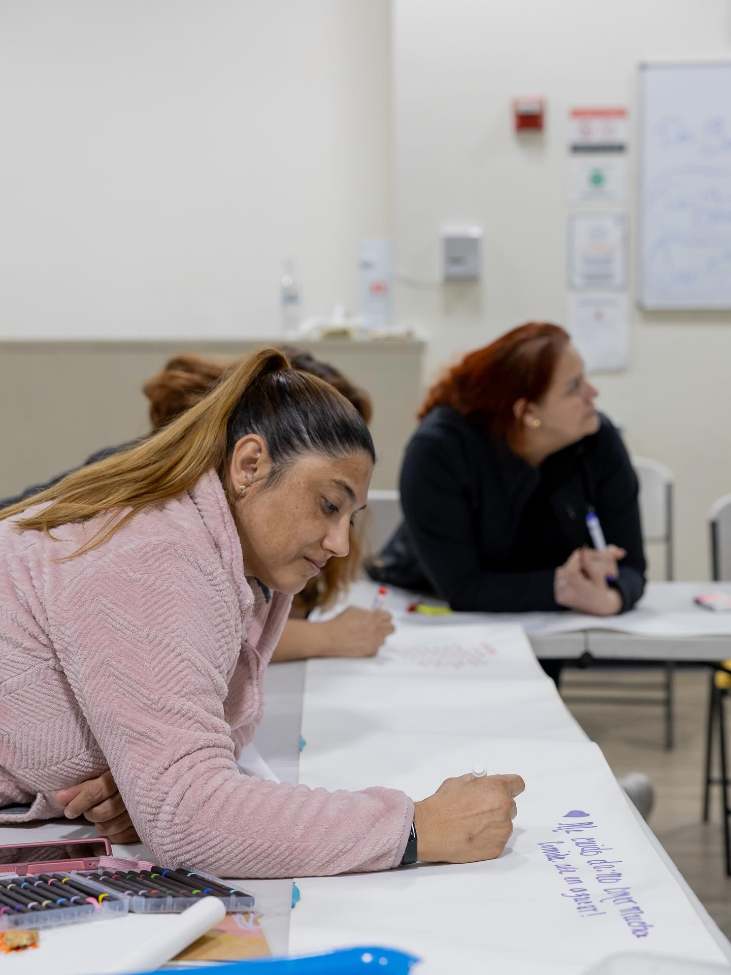 We wrapped up our 6 One Life sessions at Pal Center 🤍
What started as a program quickly became a space for connection, growth, and sisterhood. These weeks were filled with honest conversations, shared strength, and so much care for one another.
A huge thank you to our incredible facilitator, Martha, for leading with heart and intention and for making this experience so special. We’re so grateful for every woman who showed up and made this community what it is ✨
—
Cerramos nuestras 6 sesiones de One Life en Pal Center 🤍
Lo que comenzó como un programa se convirtió en un espacio de conexión, crecimiento y hermandad. Fueron semanas llenas de conversaciones sinceras, fortaleza compartida y mucho apoyo entre todas.
Un agradecimiento enorme a nuestra facilitadora, Martha, por guiarnos con tanto corazón y dedicación y por hacer de esta experiencia algo tan especial. Estamos profundamente agradecidas con cada mujer que participó y dio vida a esta comunidad ✨
